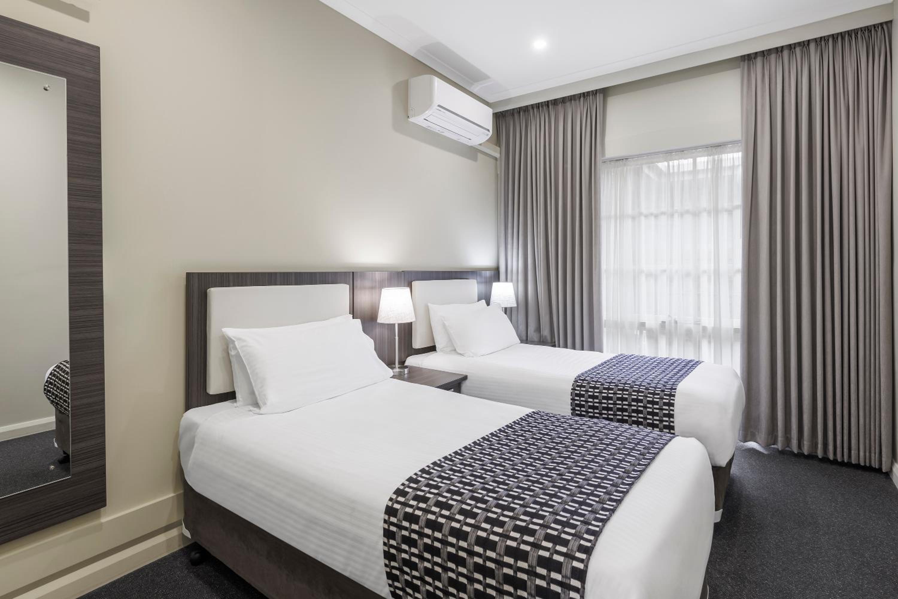 Deluxe Two-Bedroom Family Suite (Located Upstairs) - Photo 5