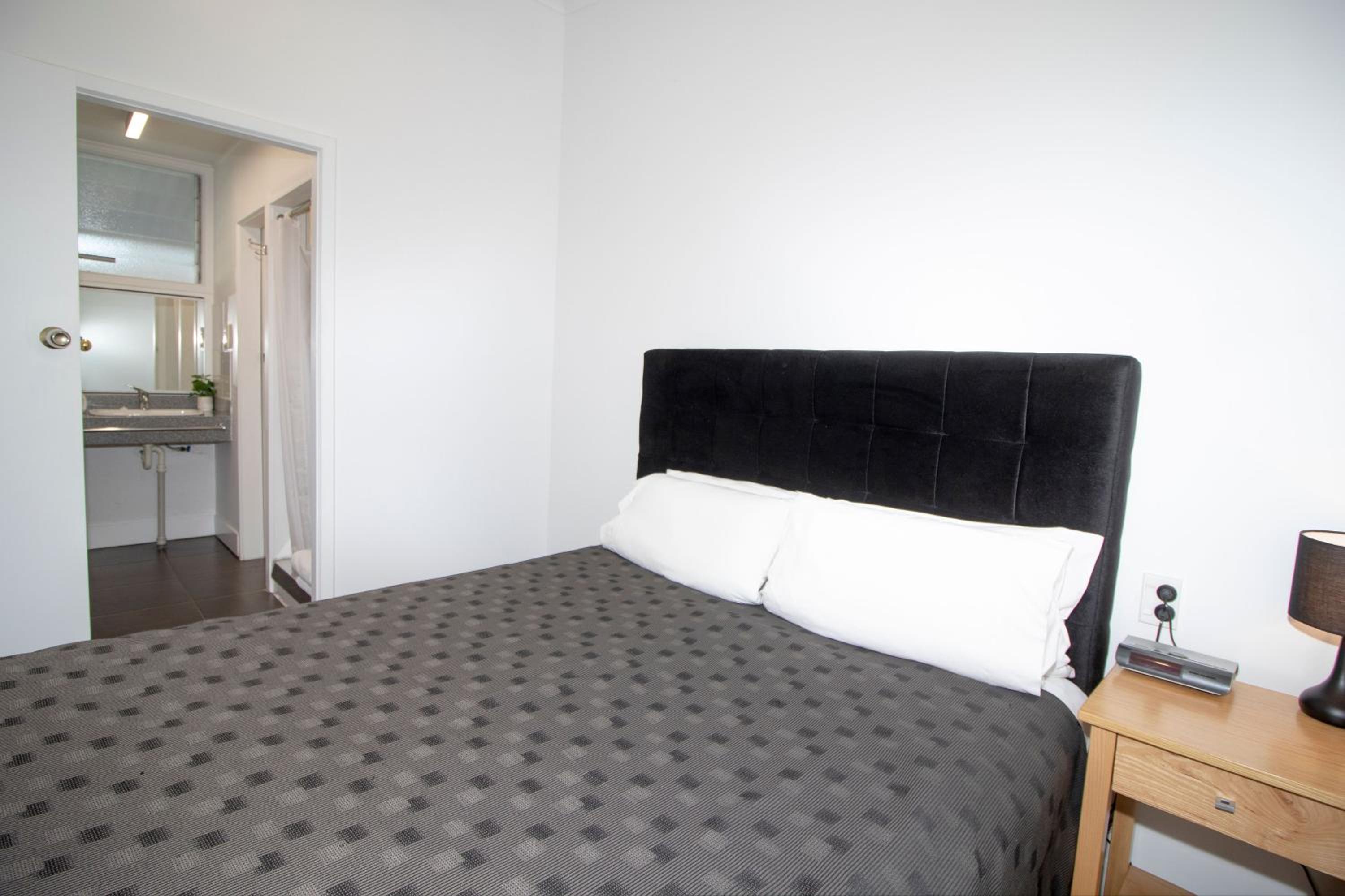 Family Room - Photo 13