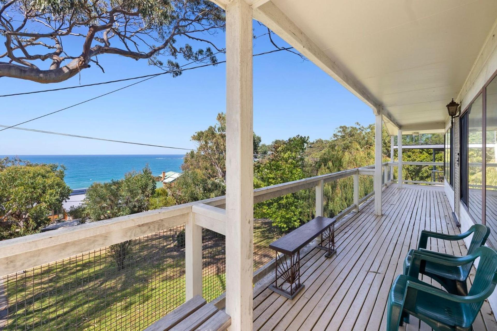 Three-Bedroom House photo 3