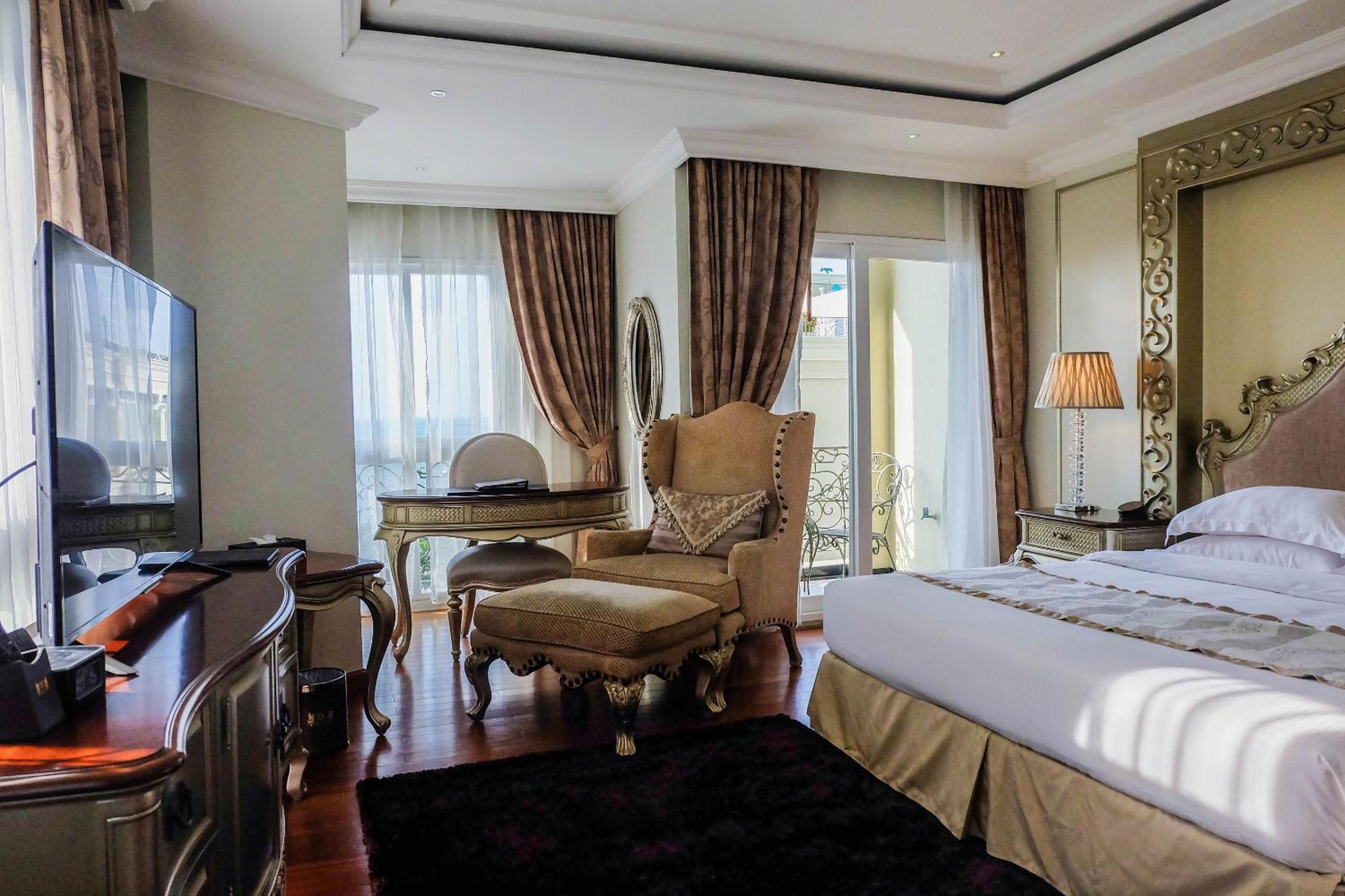 Double Room with Sea View thumbnail 5