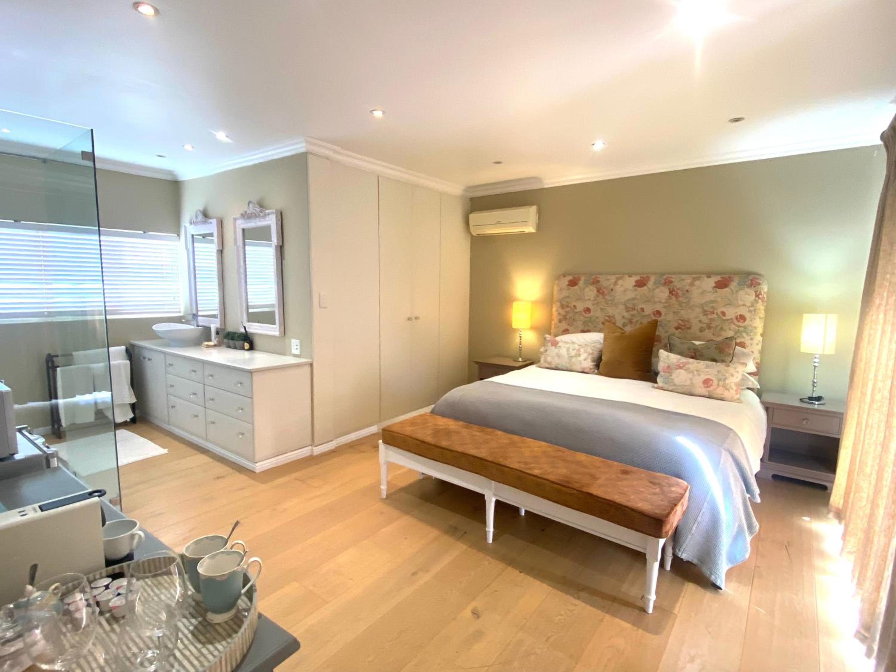 Superior King Room - Photo 1