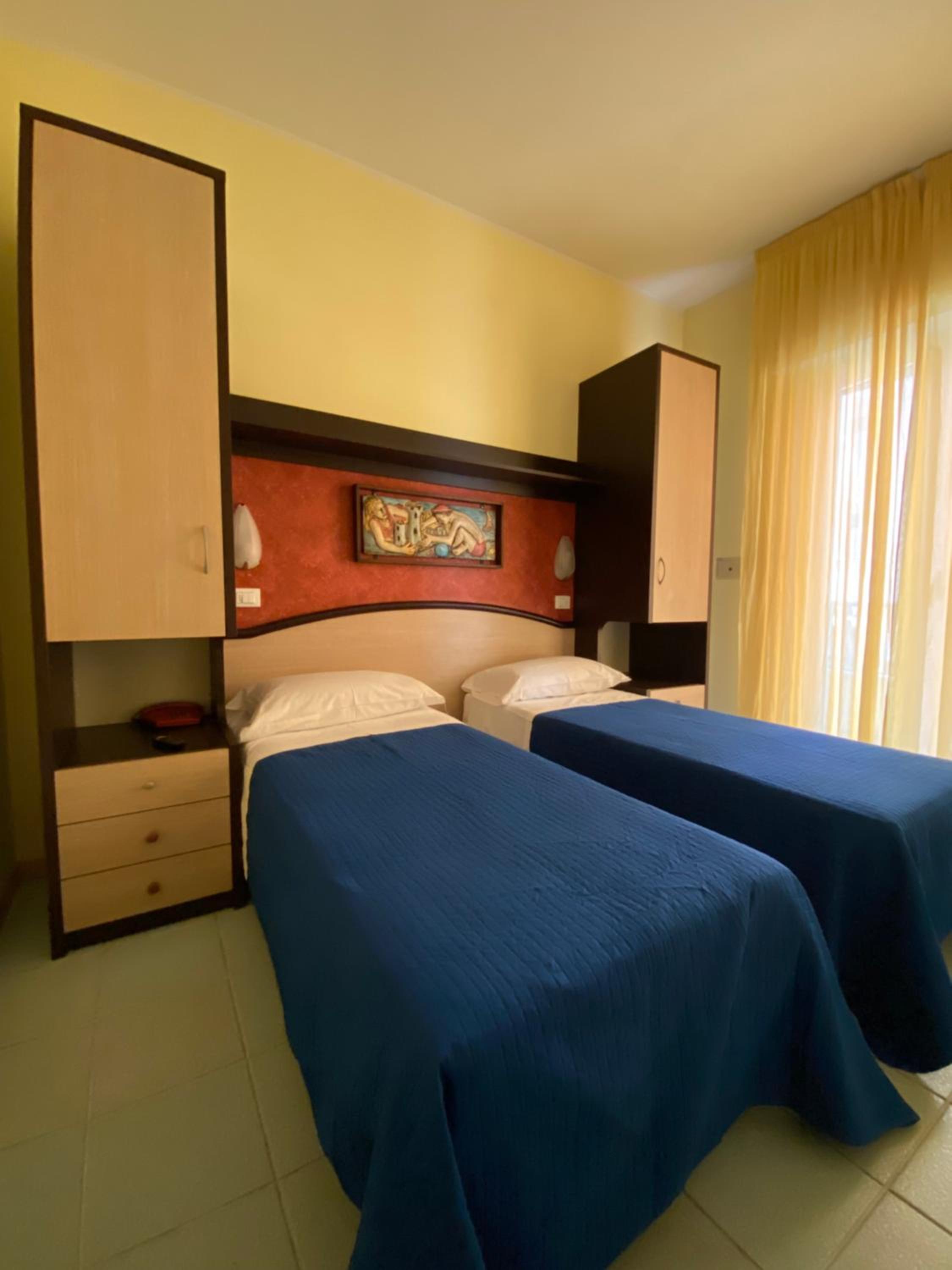 Economy Double or Twin Room with Balcony - Photo 7