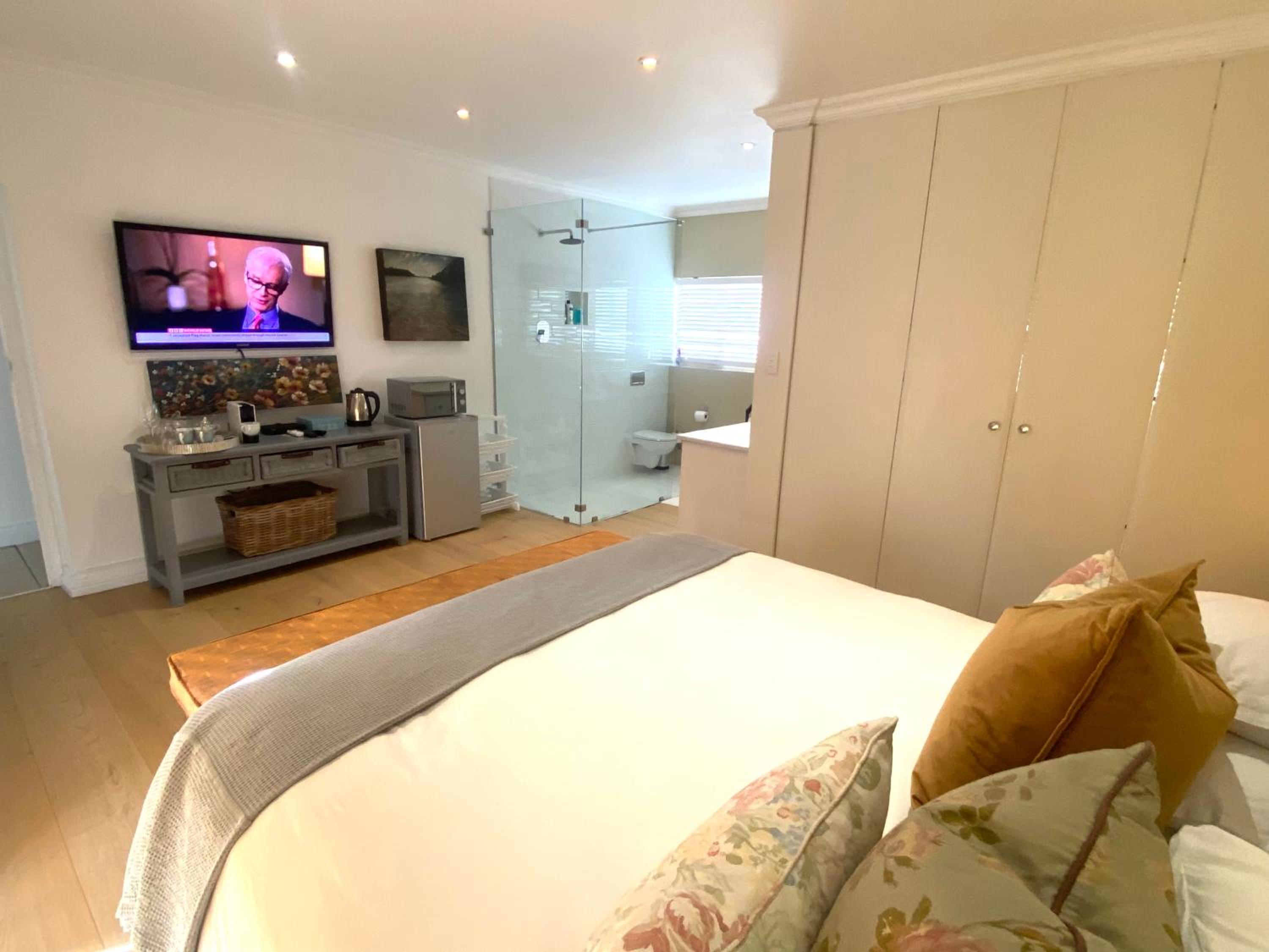 Superior King Room - Photo 4
