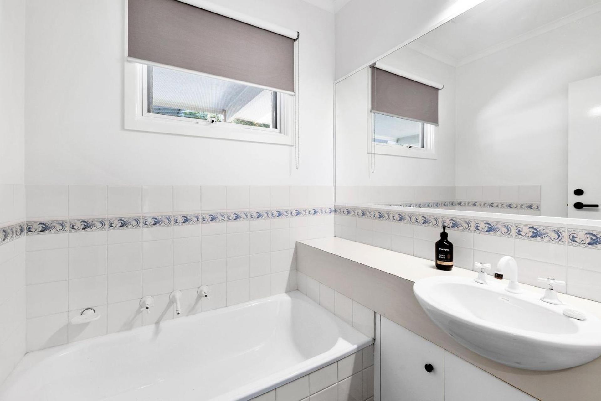 Three-Bedroom House photo 2