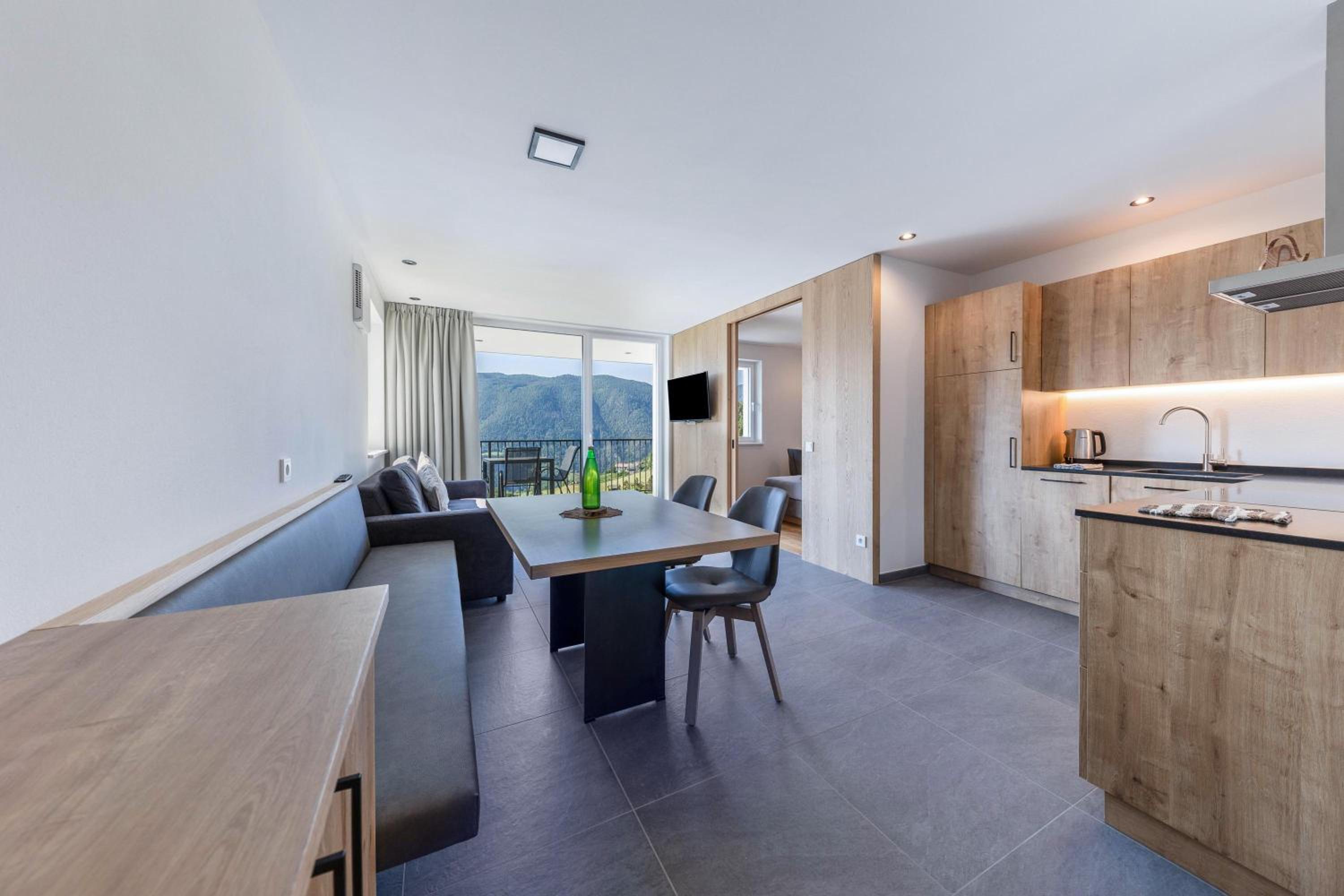 Two-Bedroom Deluxe Apartment with Garden View photo 1