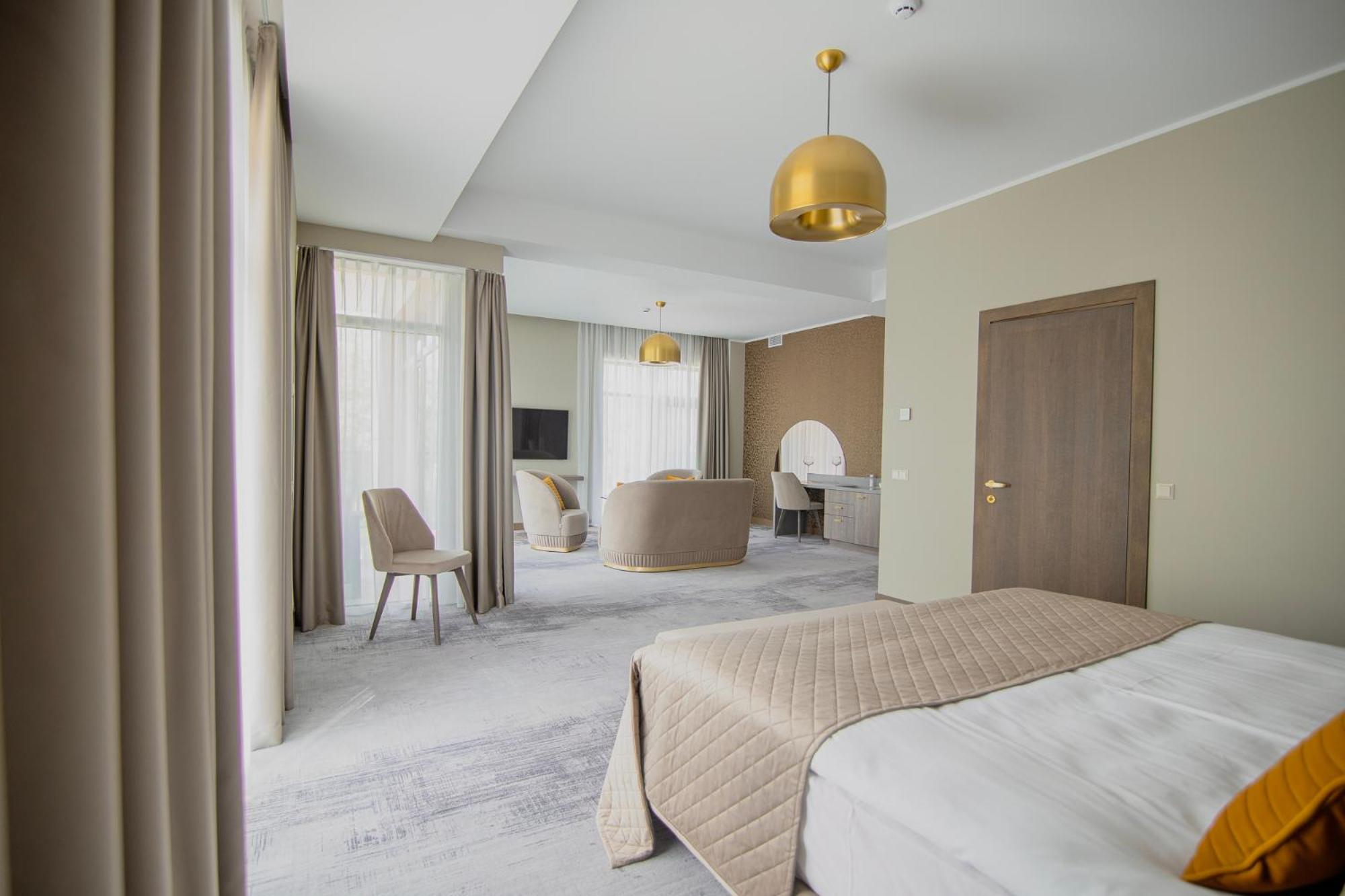 Suite with Treatment Package "Mini“