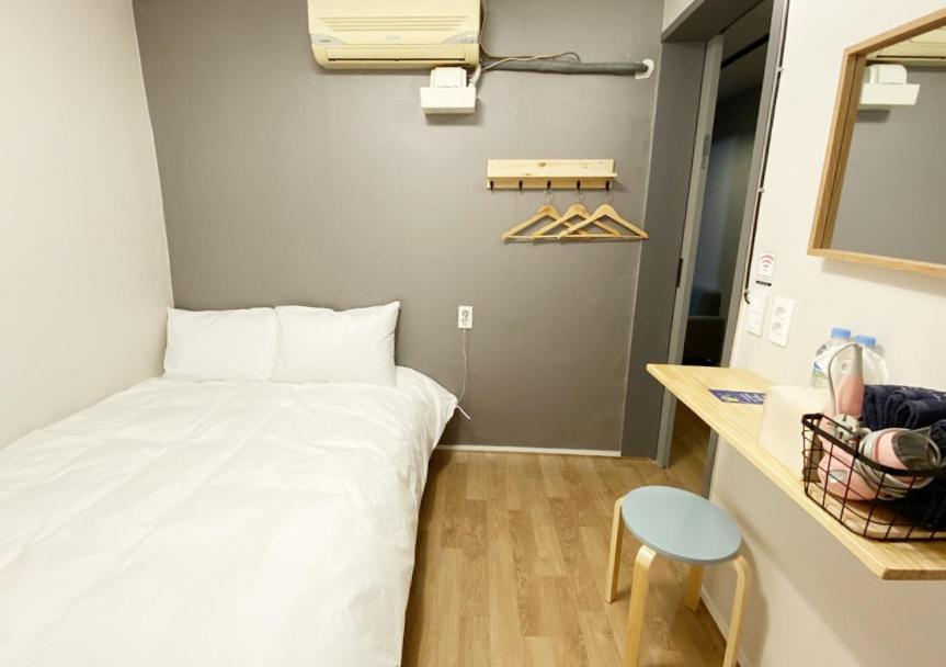 Two-Bedroom Suite - Photo 10