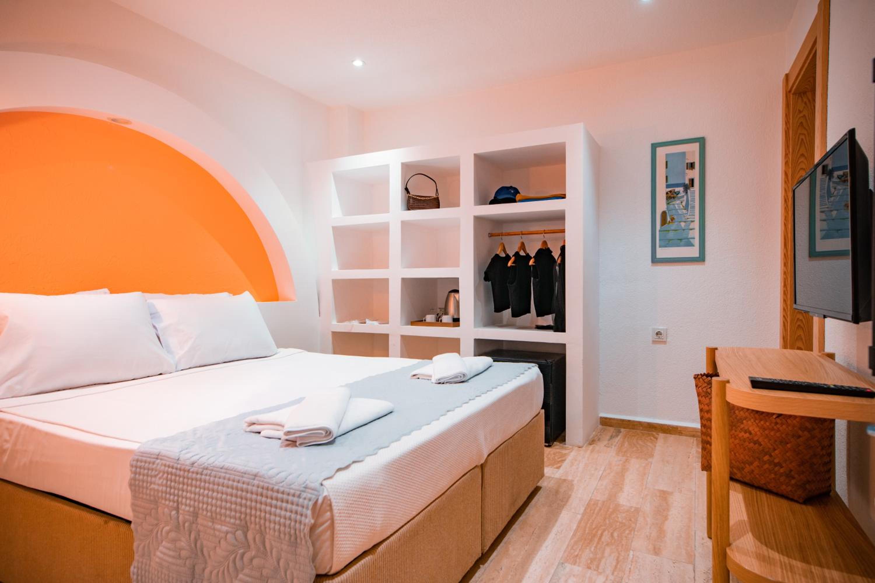 Economy Double Room photo 3