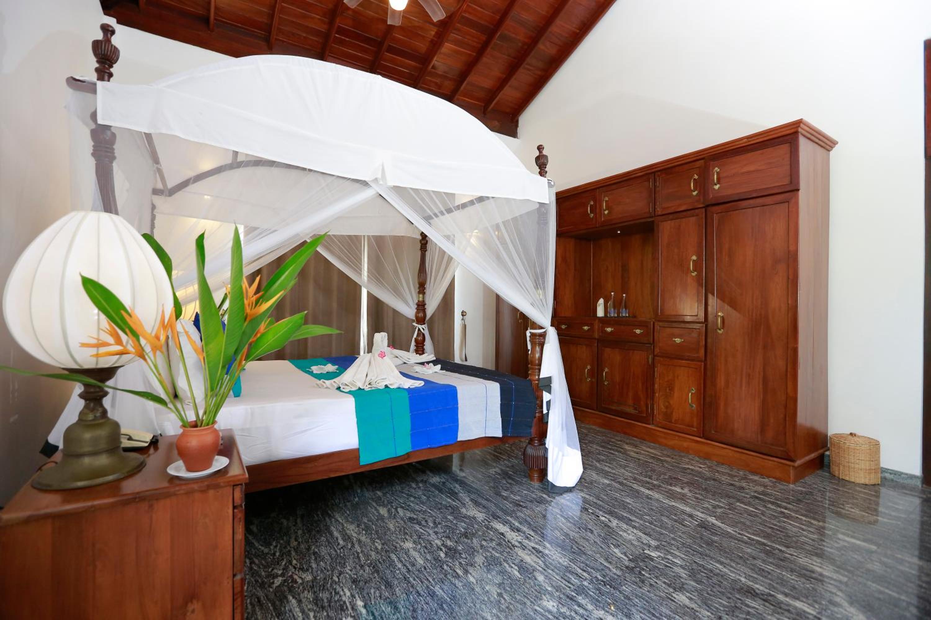 Deluxe Double or Twin Suite
