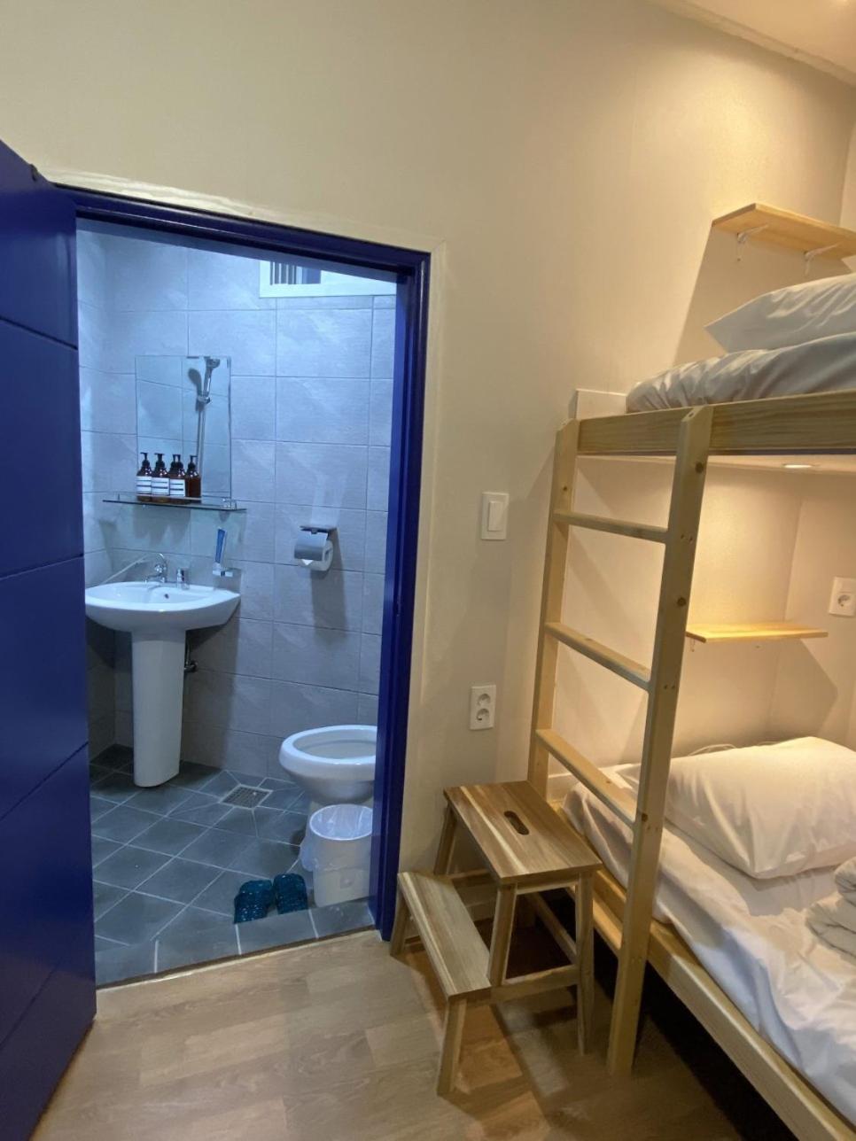 Two-Bedroom Suite - Photo 20