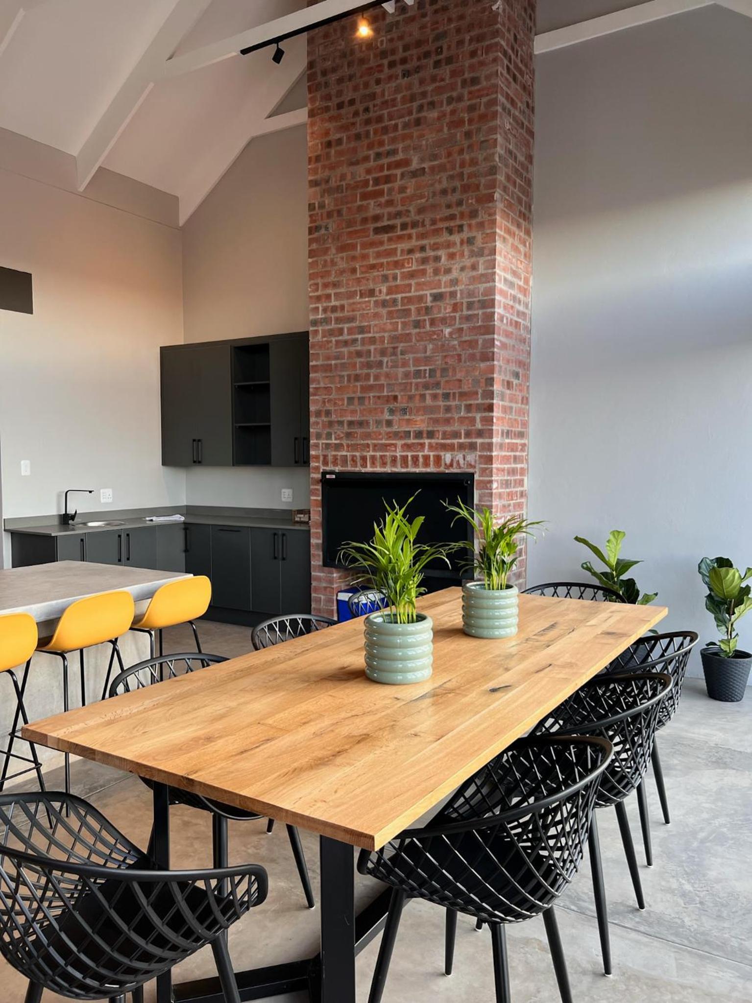 Four-Bedroom House - Photo 11