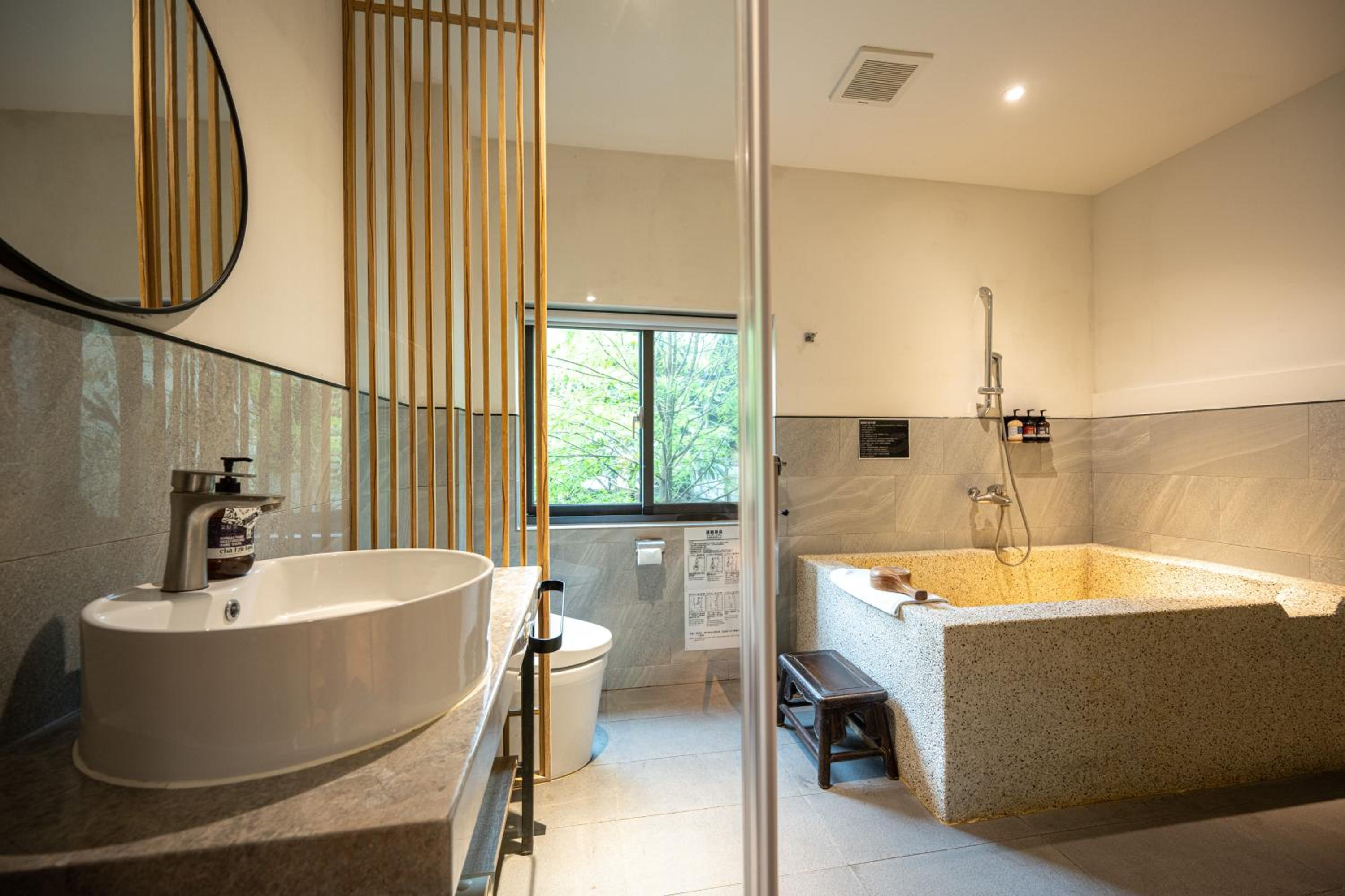 Duplex Suite - Photo 4