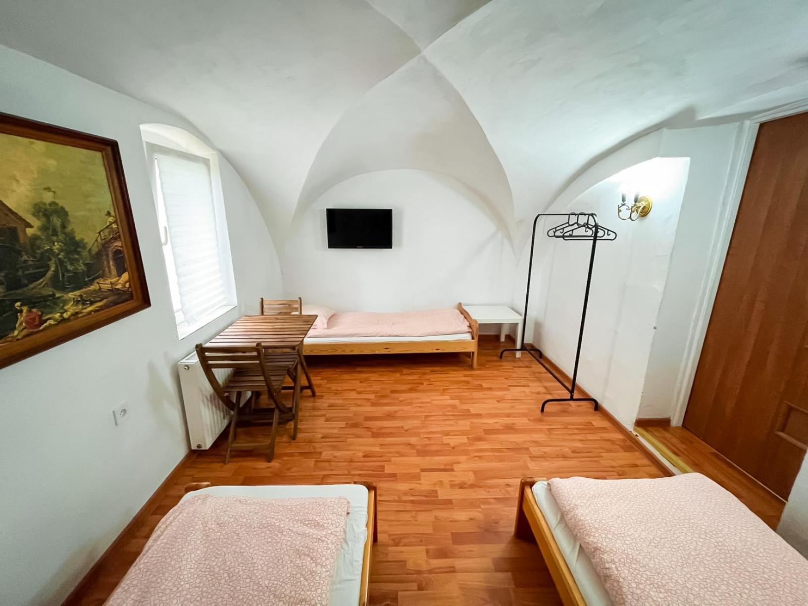 Triple Room with Shared Bathroom photo 2