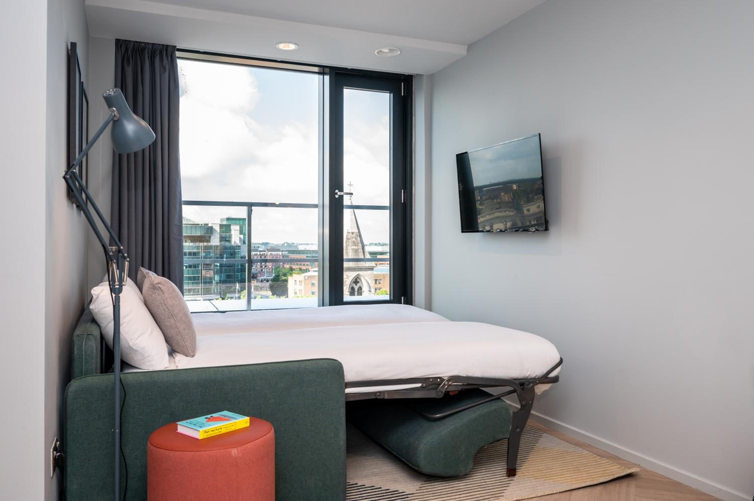 One Bedroom Apartment - Photo 12