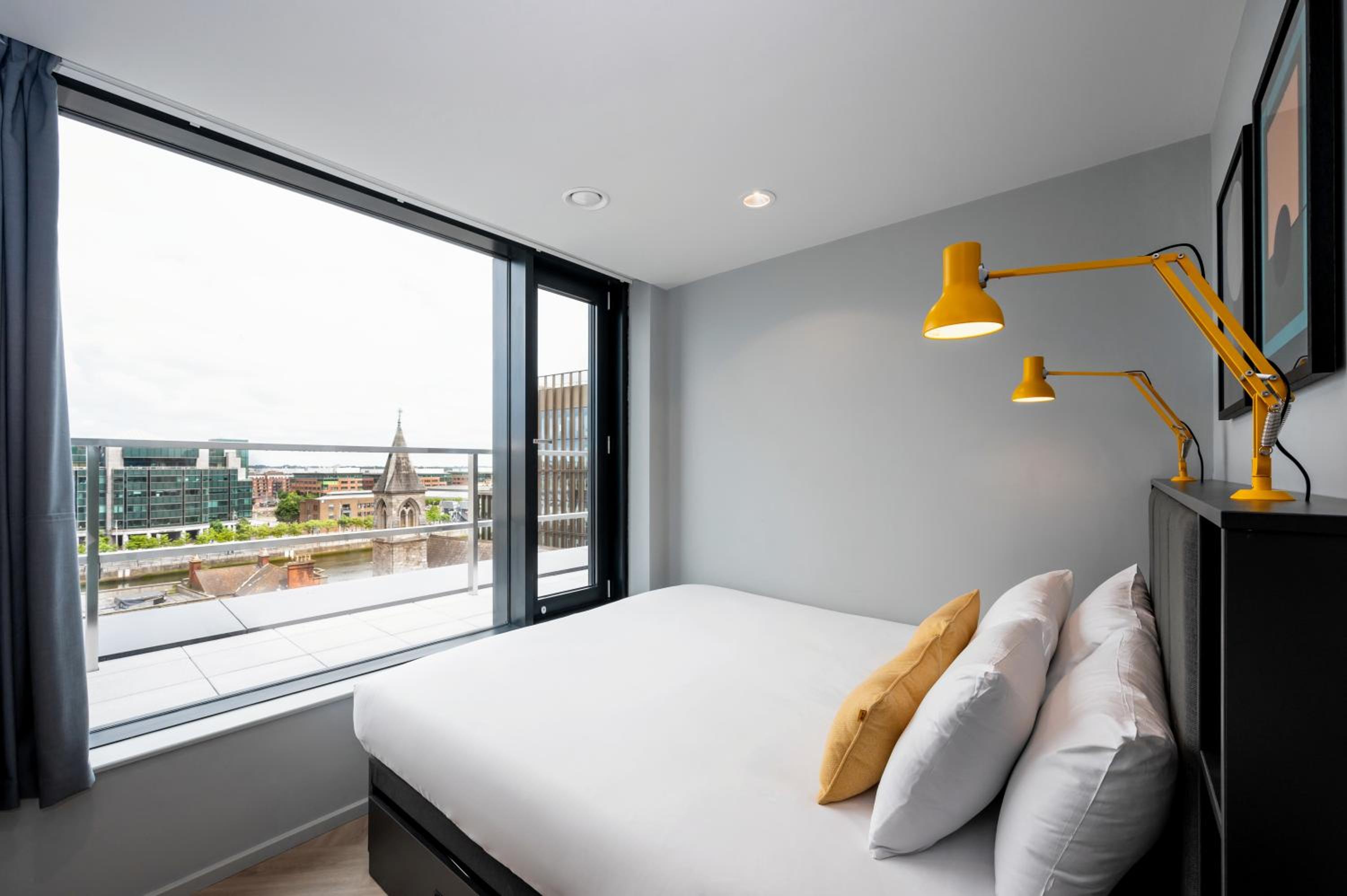 One Bed Apartment - Photo 6