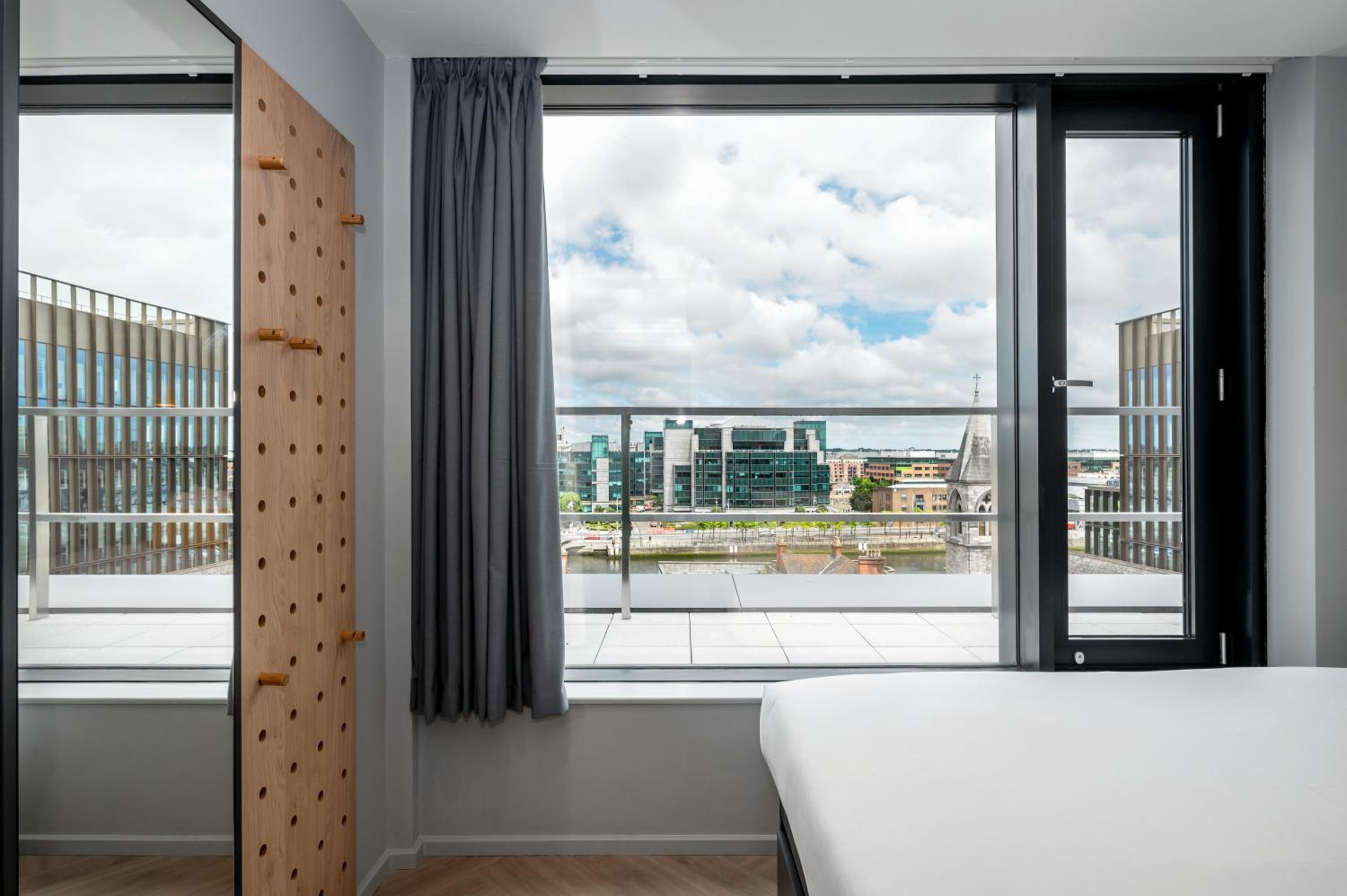 One Bed Apartment - Photo 7