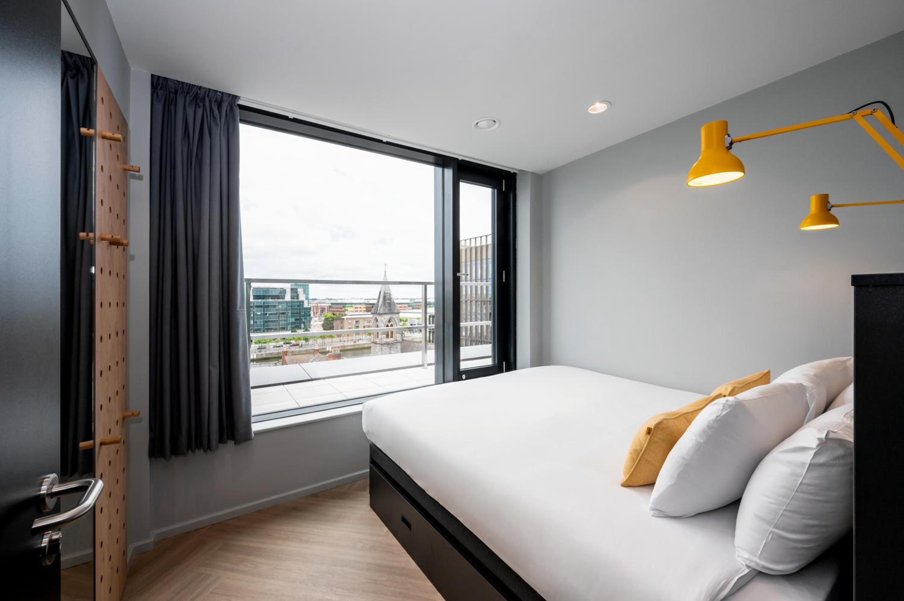 One Bed Apartment - Photo 8
