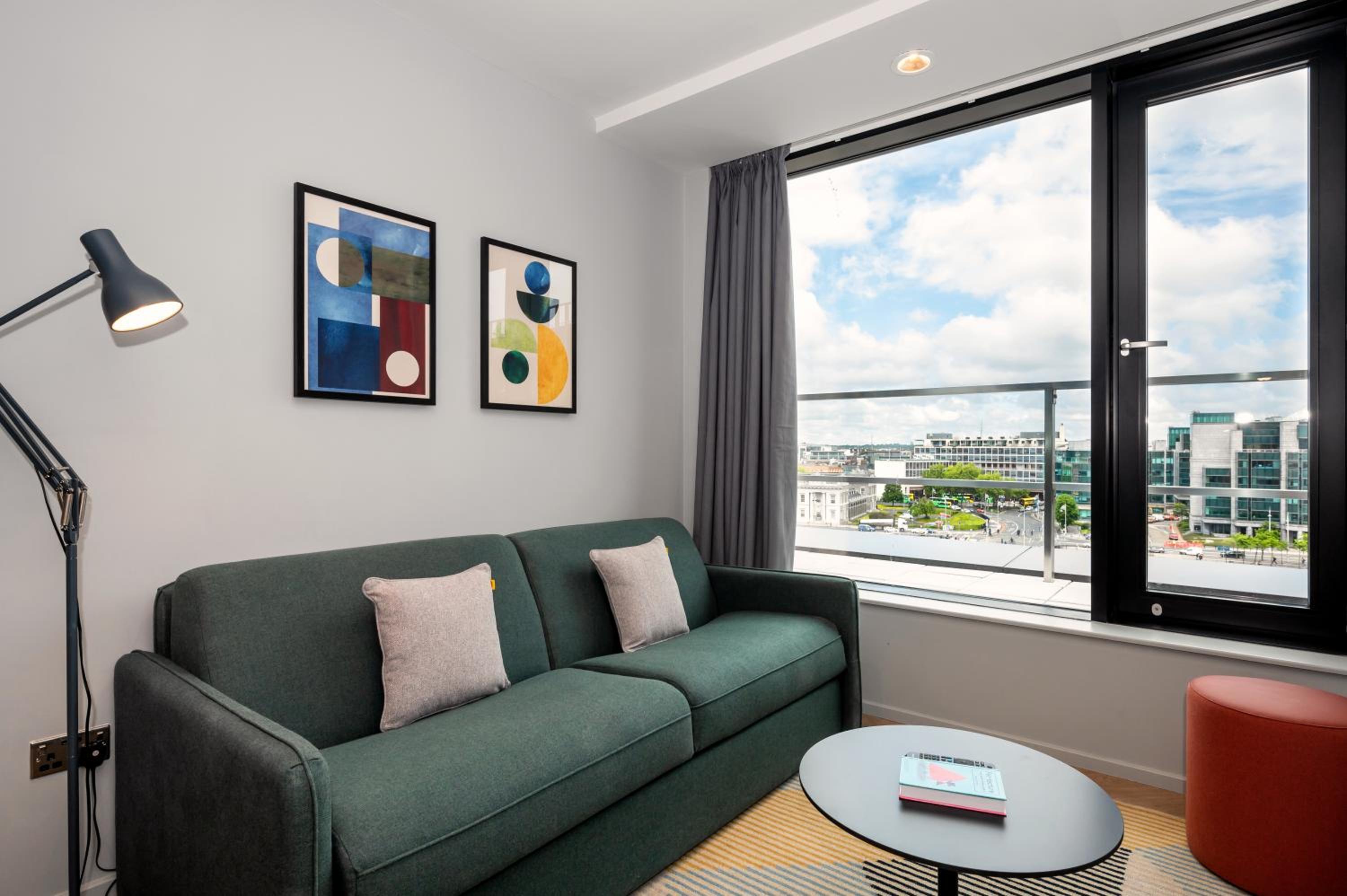 One Bedroom Apartment - Photo 2