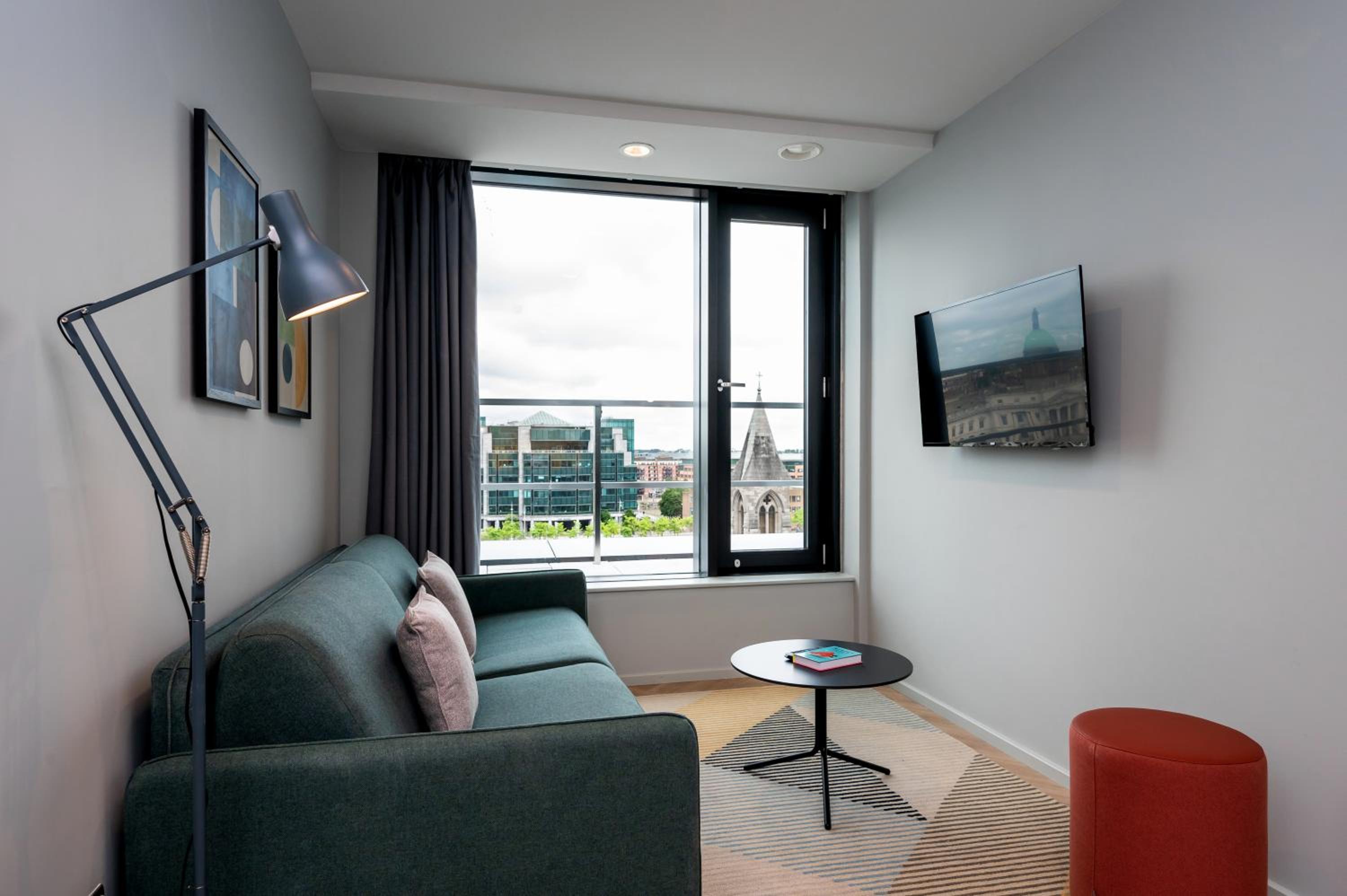 One Bed Apartment - Photo 5