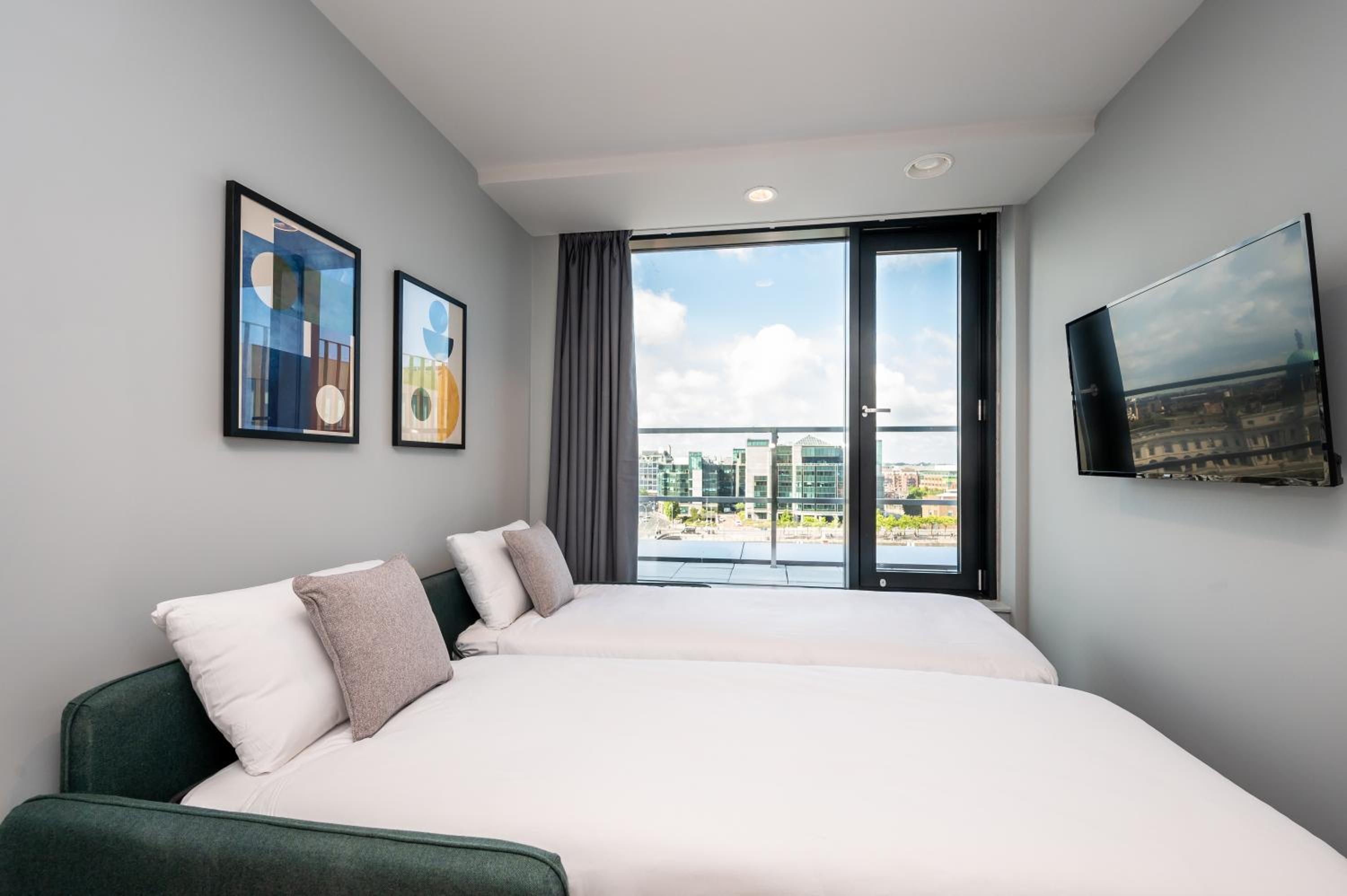 One Bedroom Apartment - Photo 13