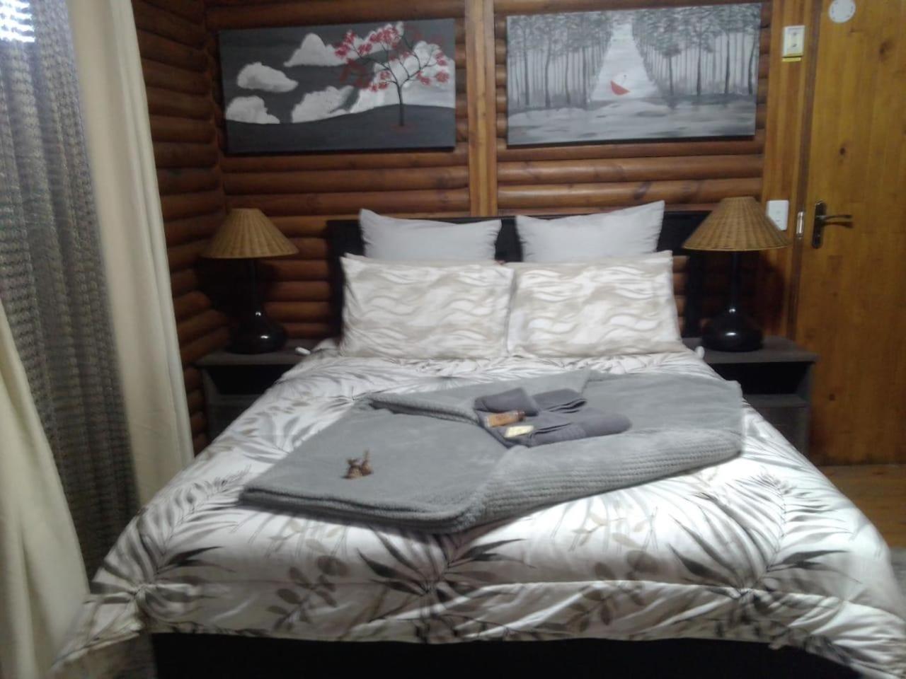 Luxury Queen Room photo 1