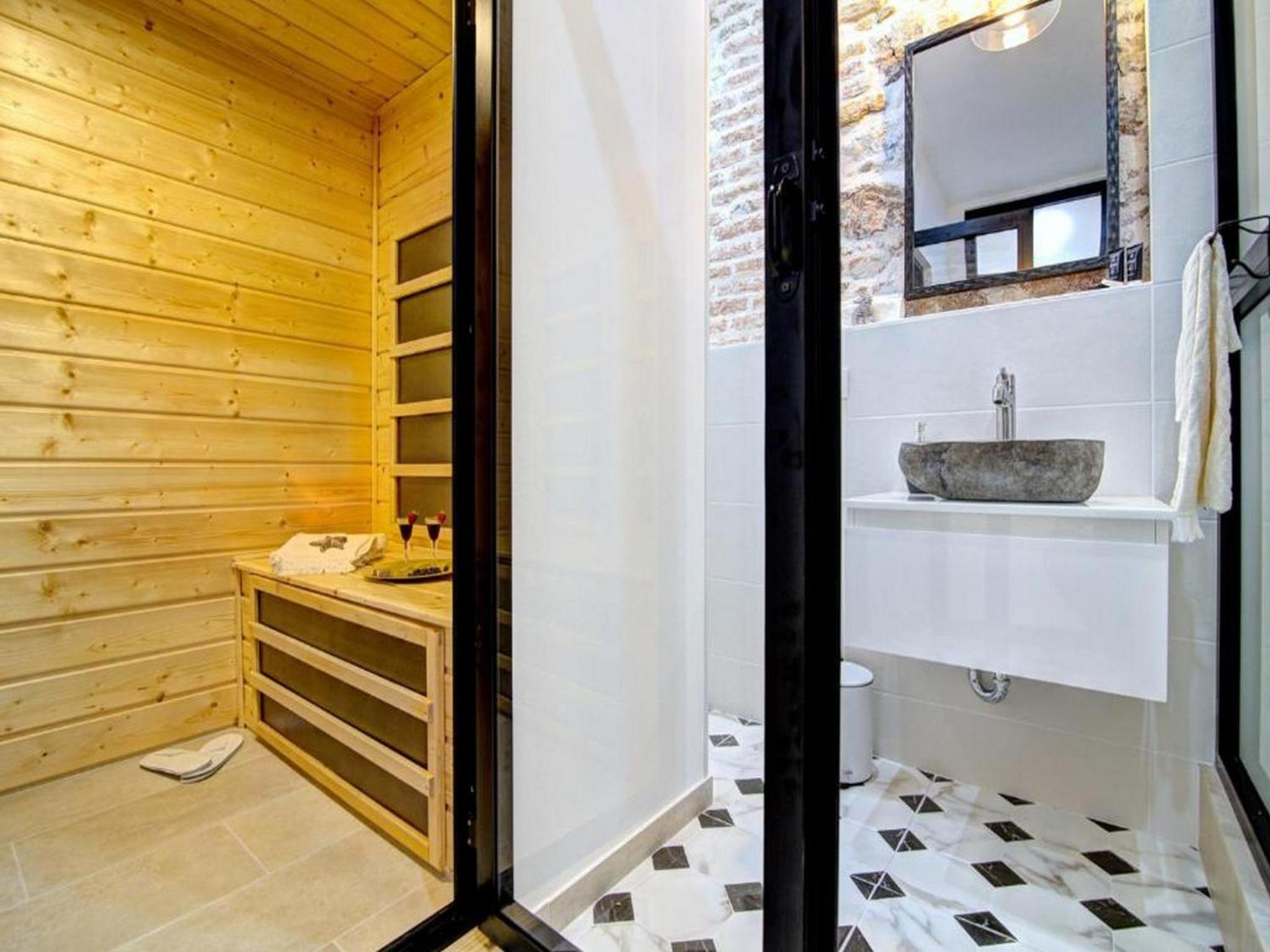Superior Apartment with Sauna - Photo 16