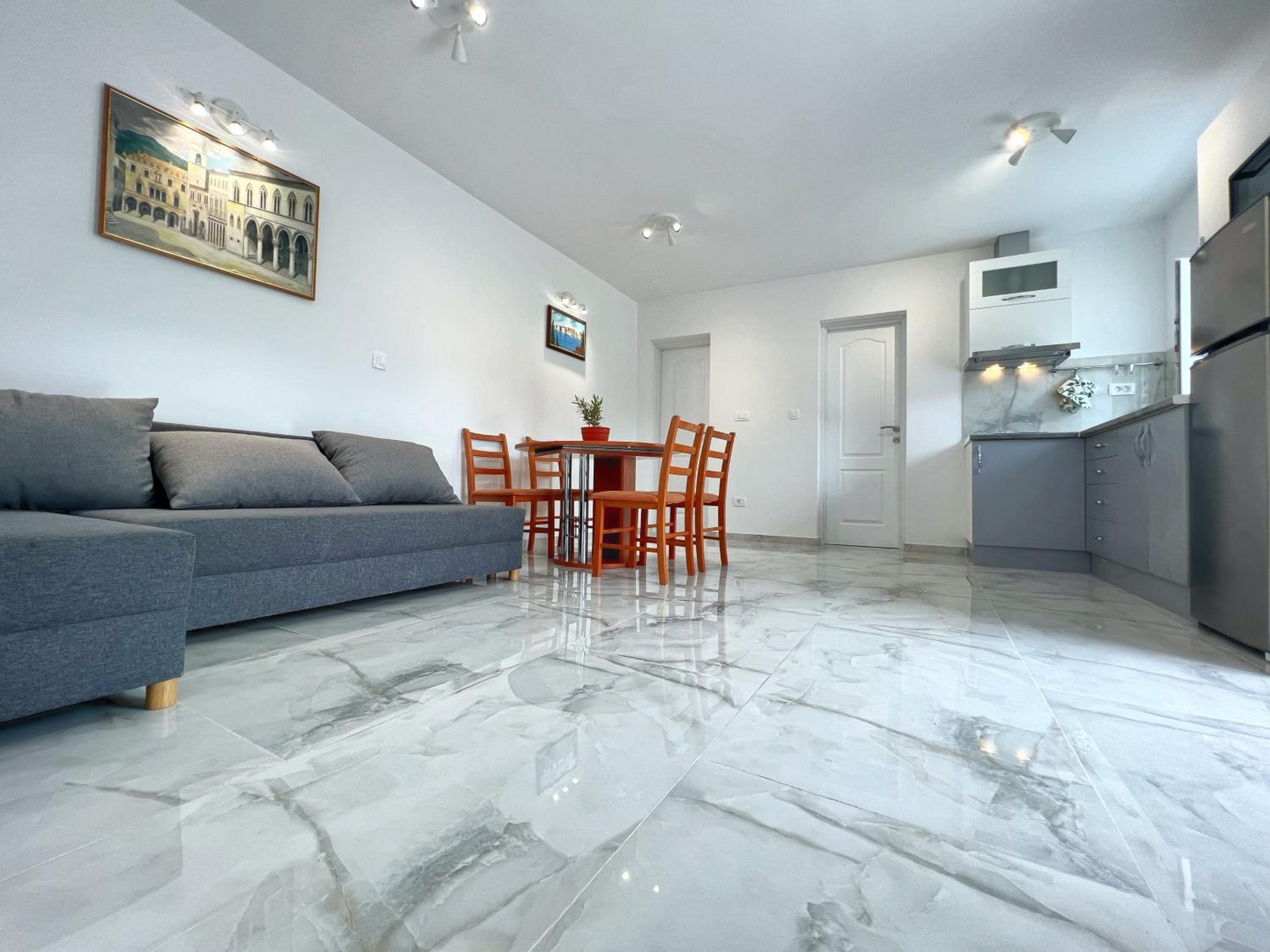 Two-Bedroom Apartment - Photo 2