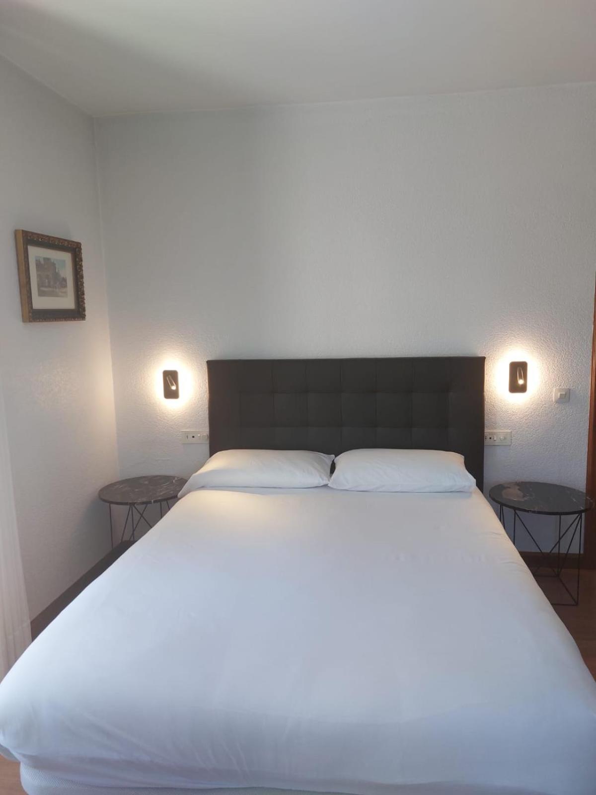 Deluxe Double or Twin Room with River View photo 2