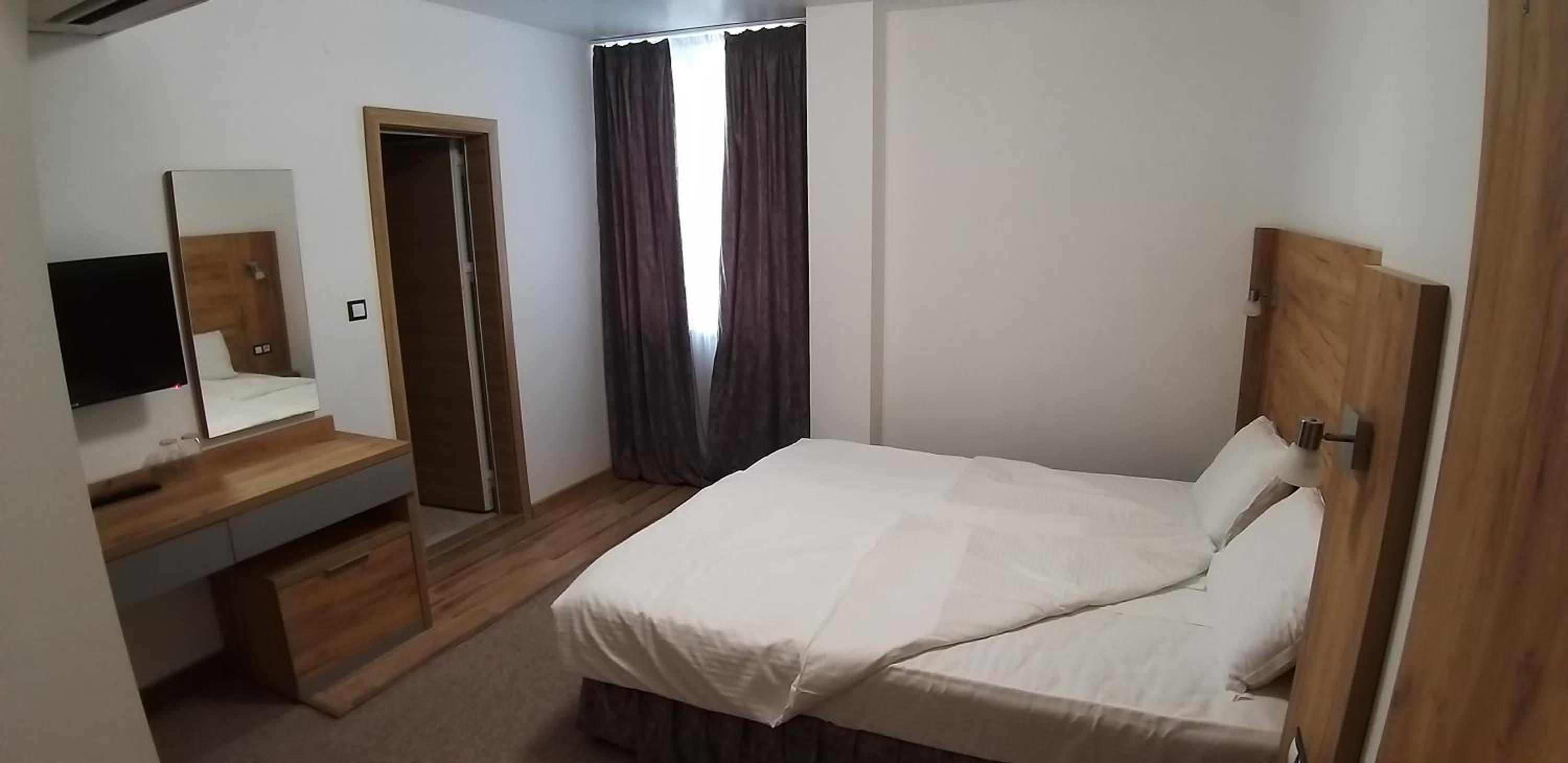 Standard King Room - Photo 4