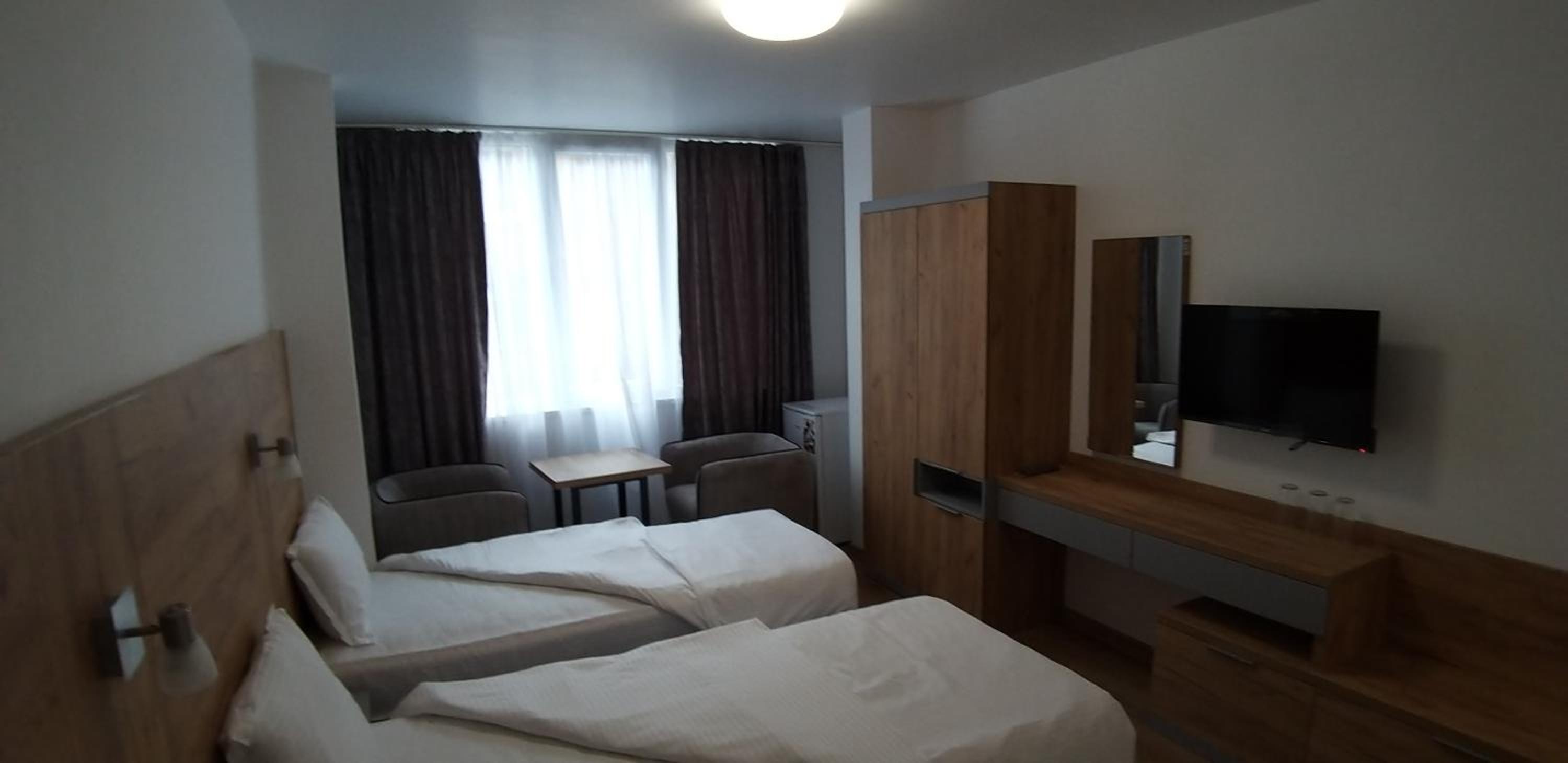 Deluxe Double or Twin Room - Photo 6