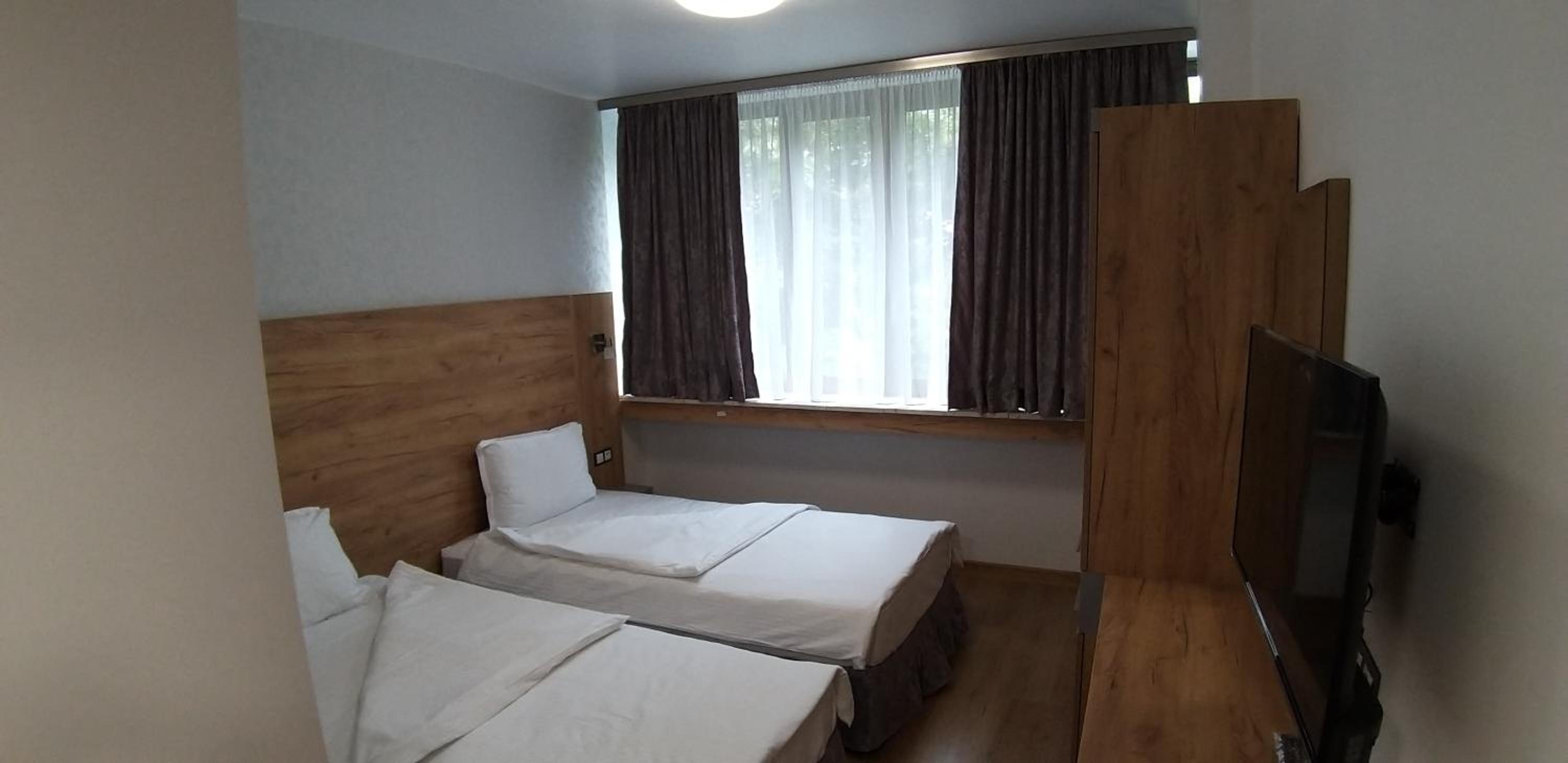 Deluxe Double or Twin Room - Photo 10
