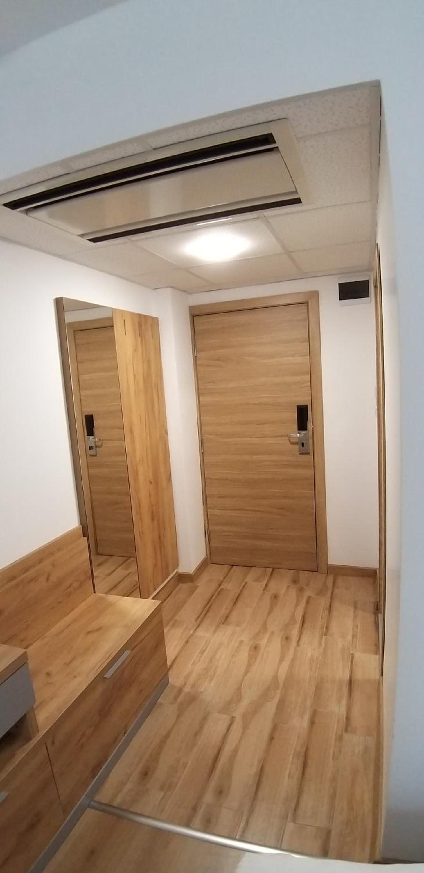 Deluxe Double or Twin Room - Photo 4