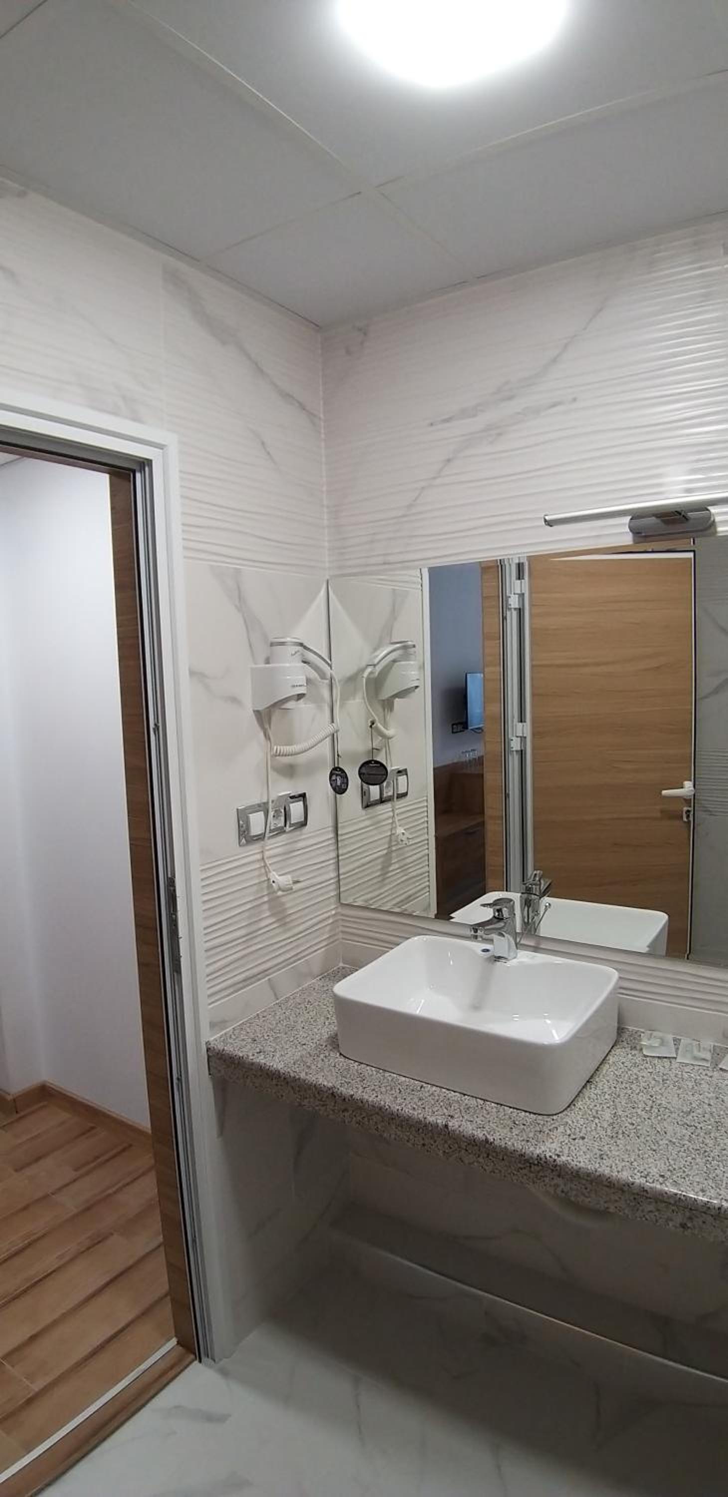 Comfort Triple Room - Photo 10