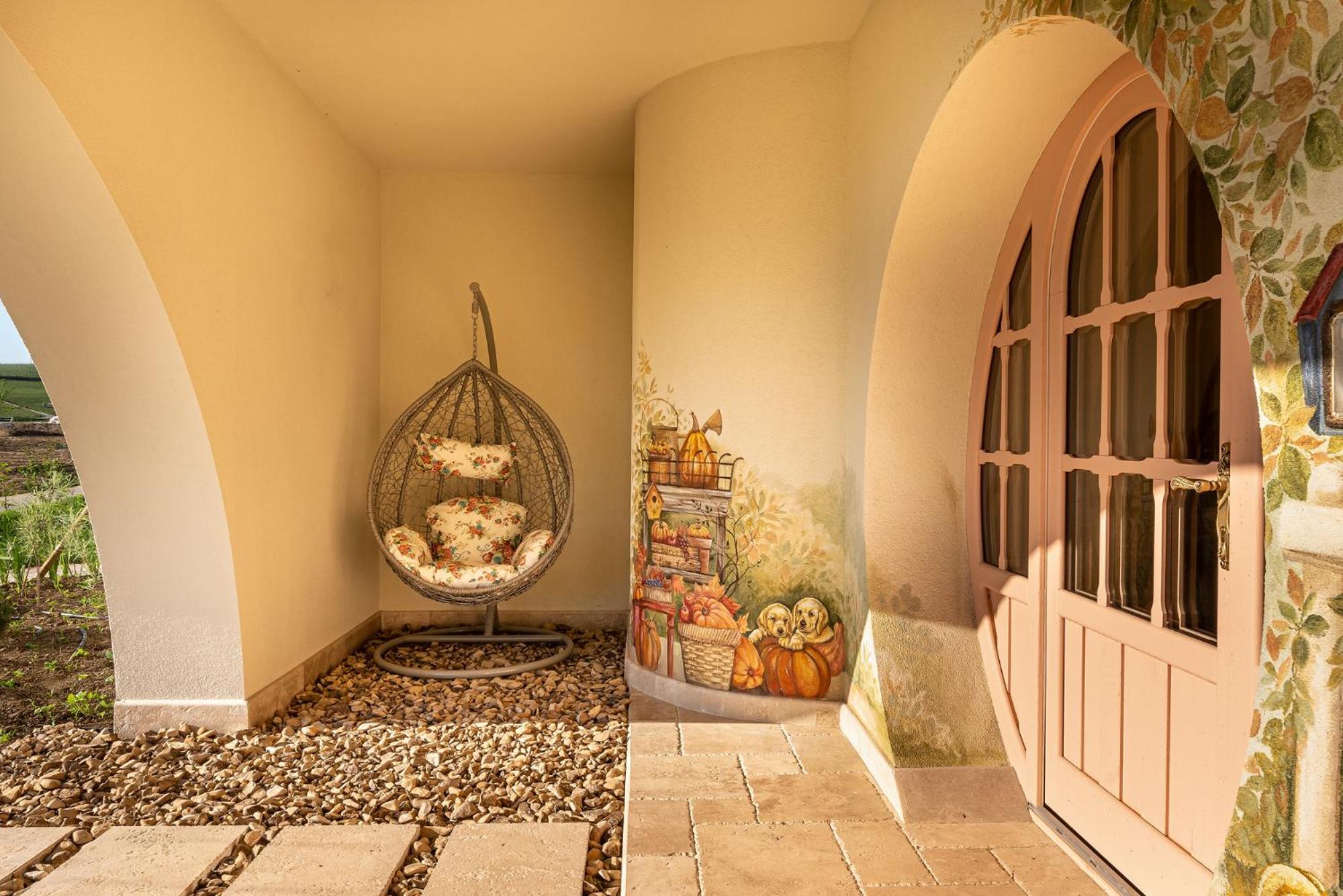Deluxe Bungalow with Garden View - Photo 8