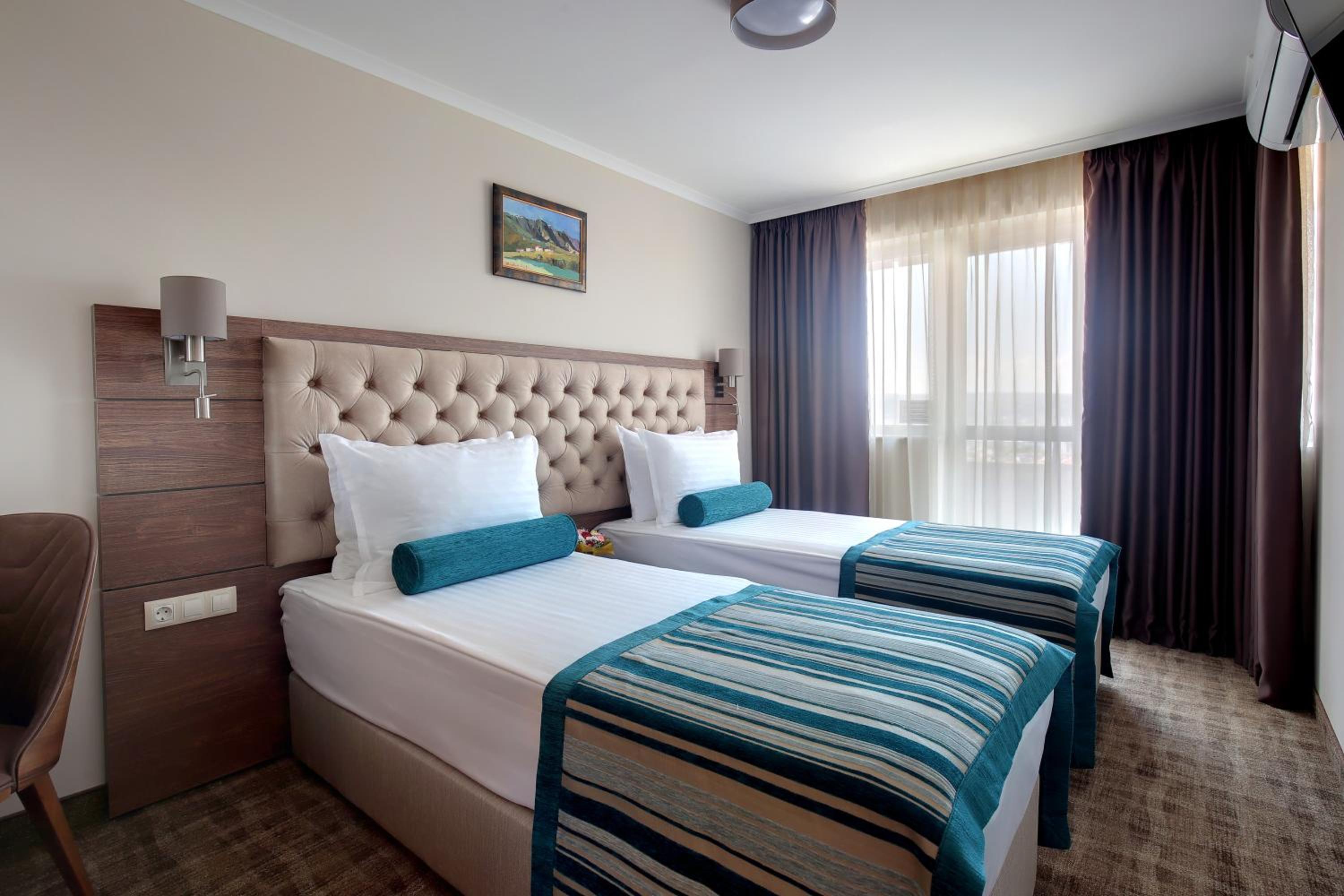 Twin Room - Photo 4