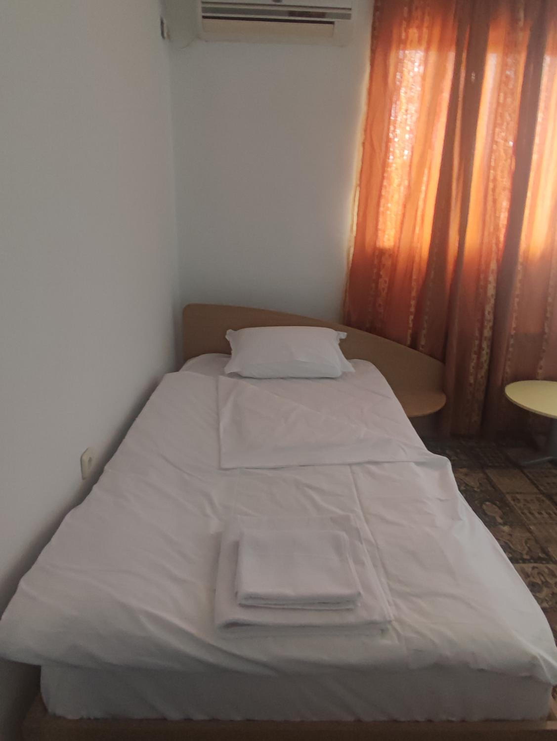 Deluxe Queen Room With Two Queen Beds photo 1