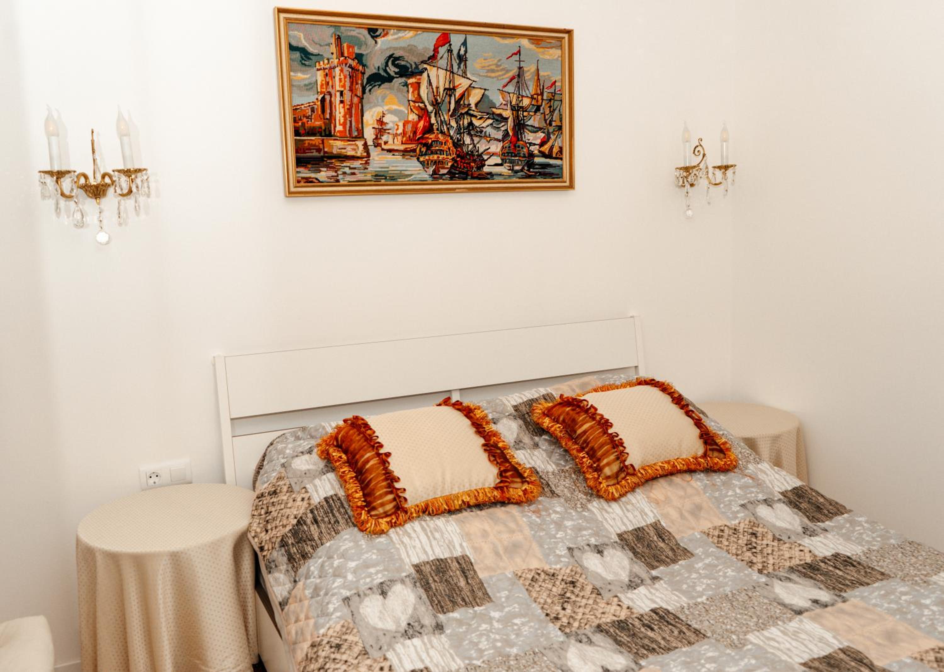 Small Double Room - Photo 1