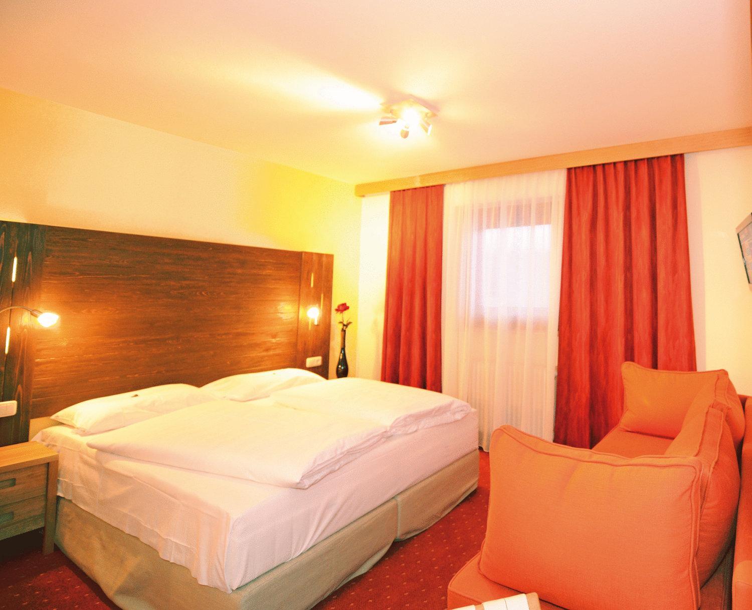 Double Room with Balcony - Photo 1