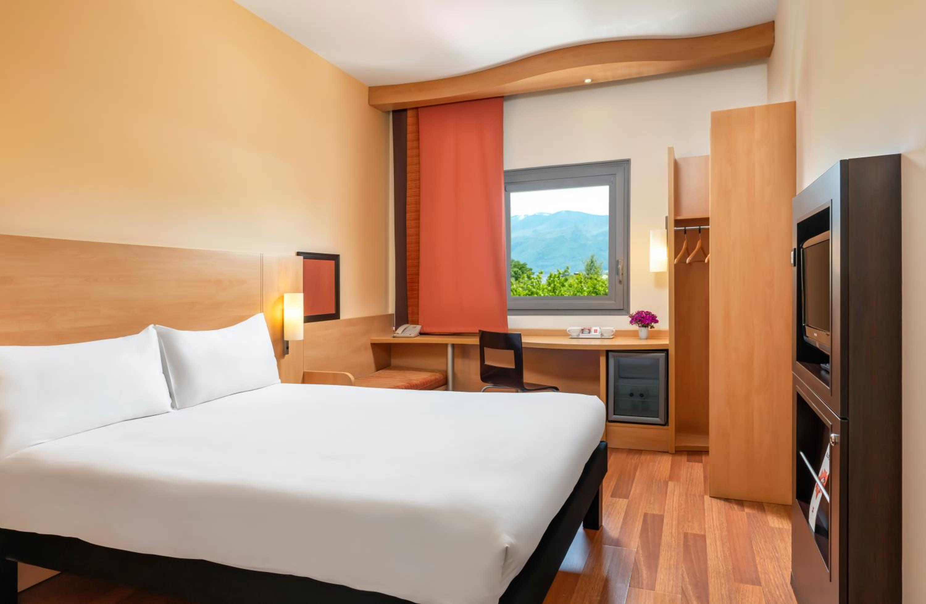 Standard Double Room - Photo 1