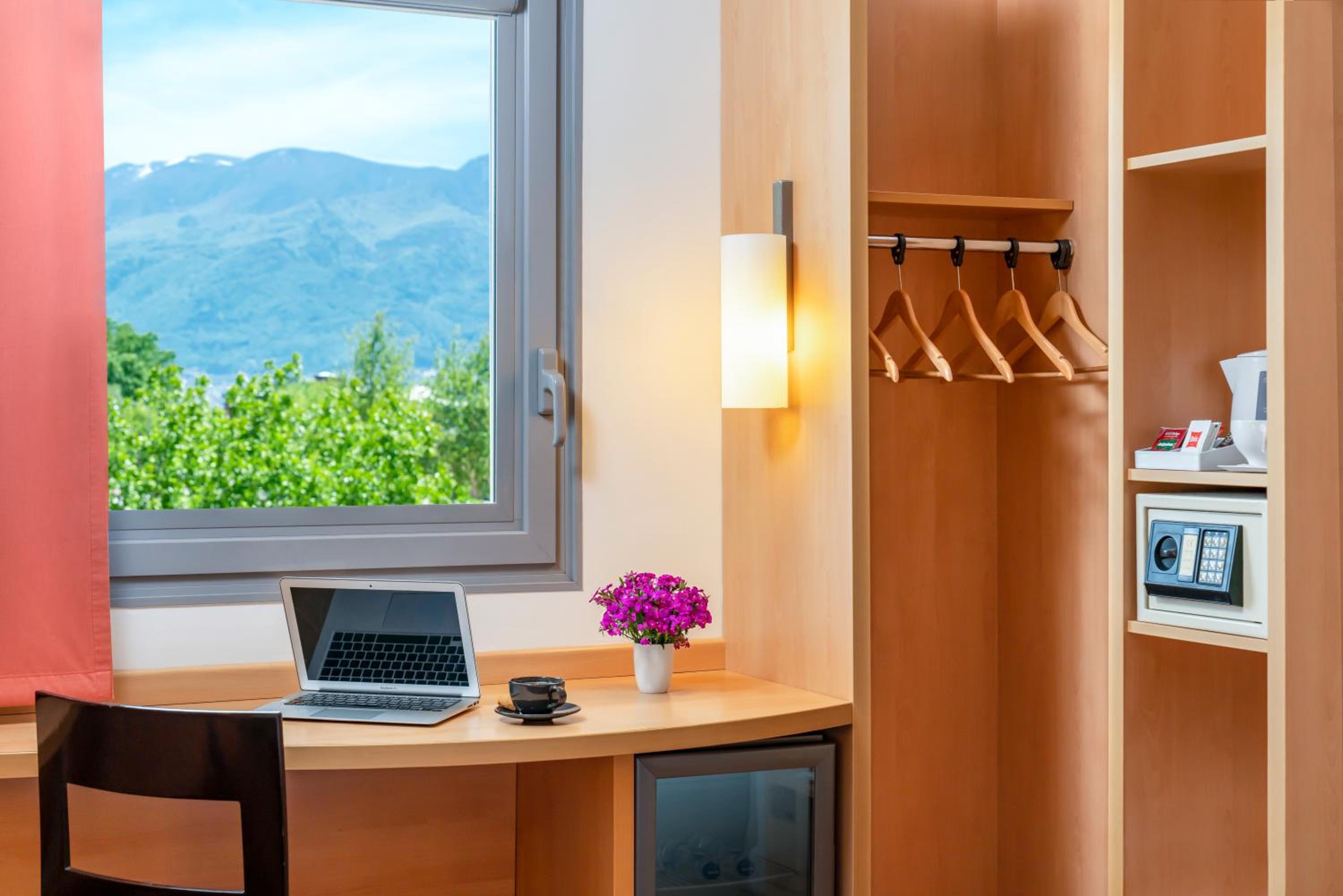 Standard Double Room - Photo 4