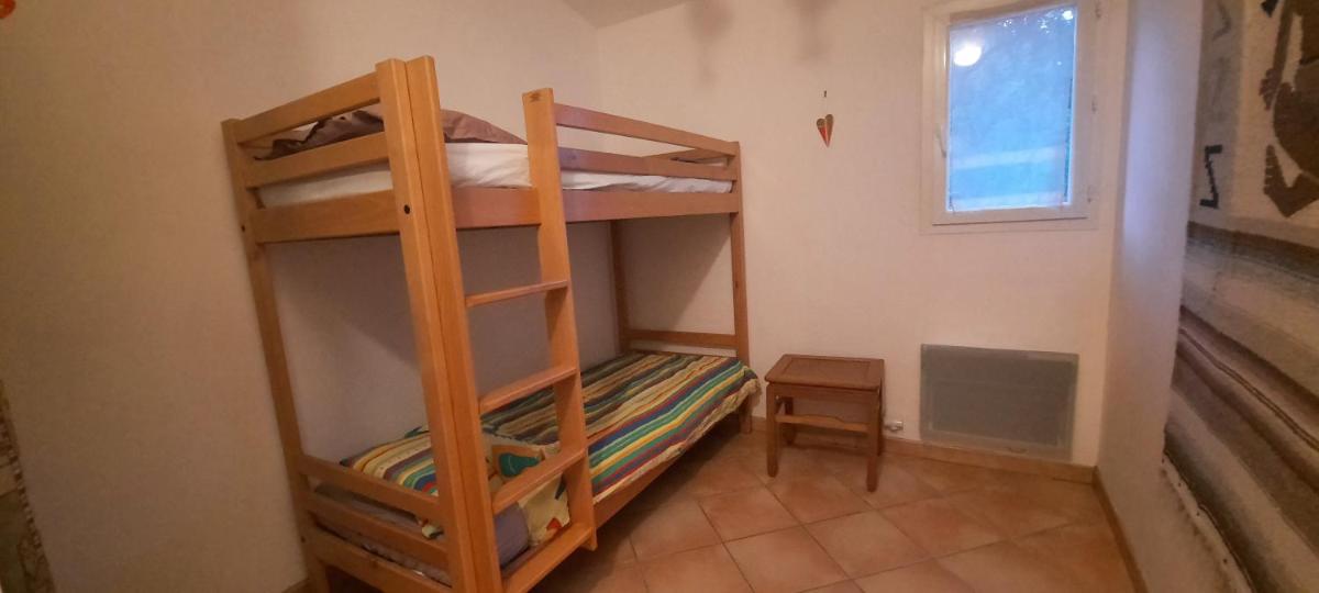 Three-Bedroom House photo 3