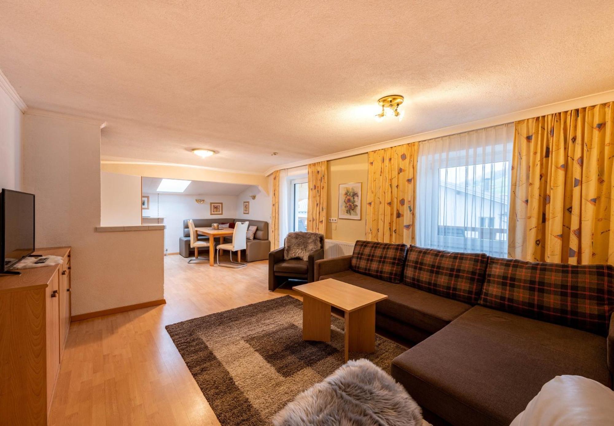 One-Bedroom Apartment with Balcony photo 1