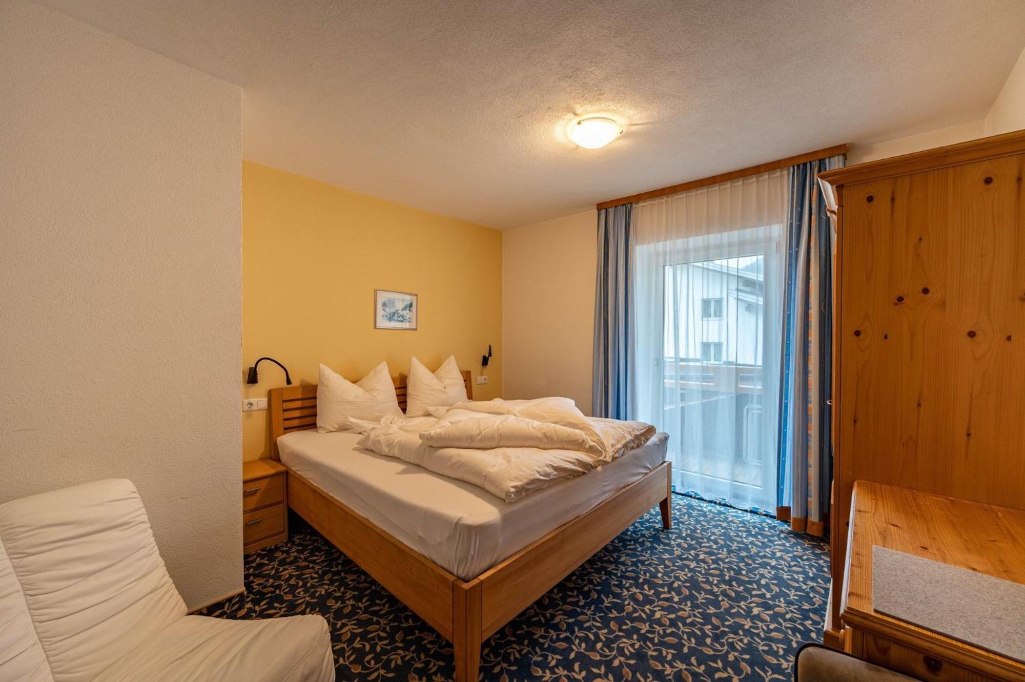 Two-Bedroom Apartment with Balcony photo 2