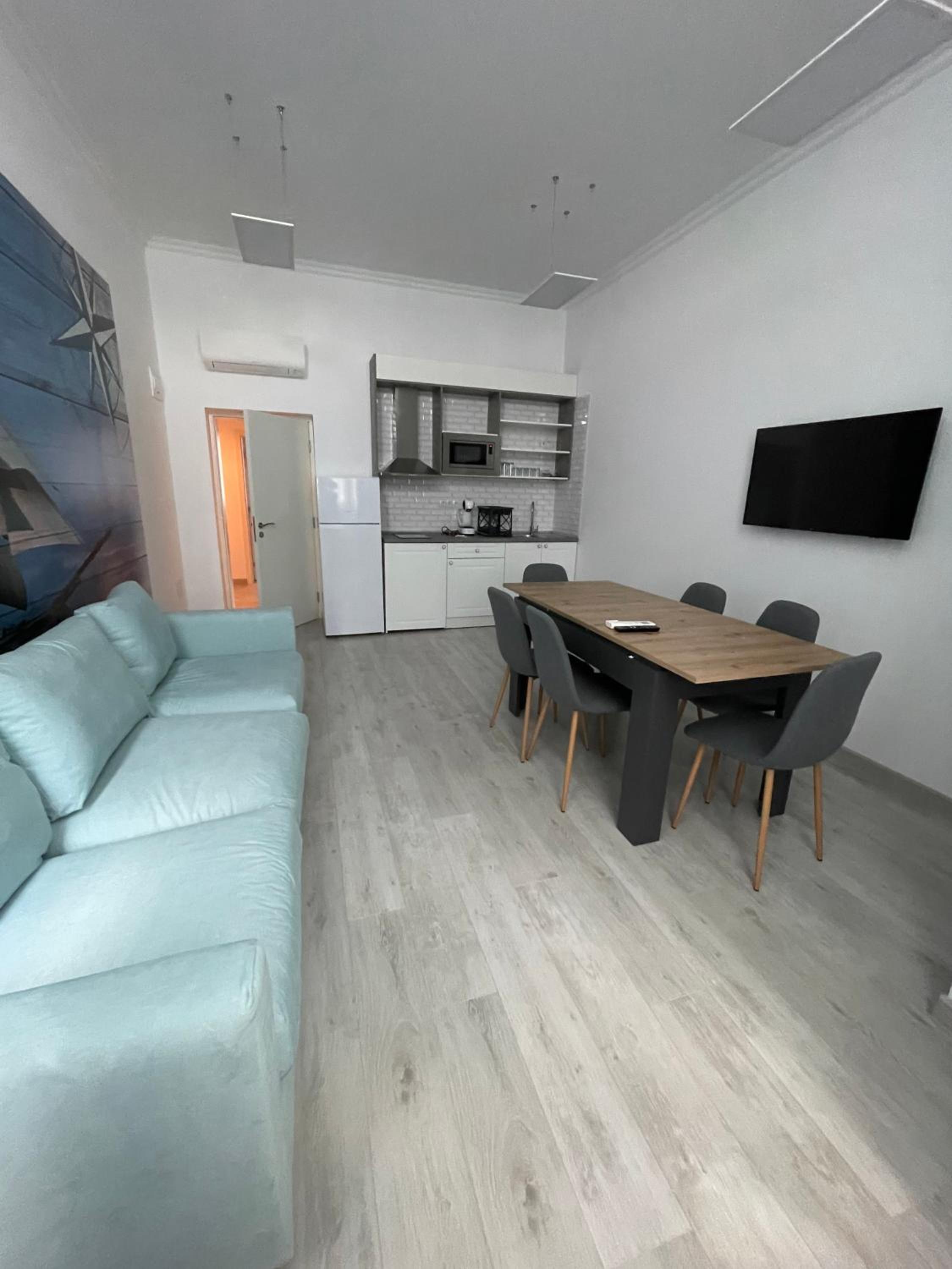 Three-Bedroom Apartment photo 3