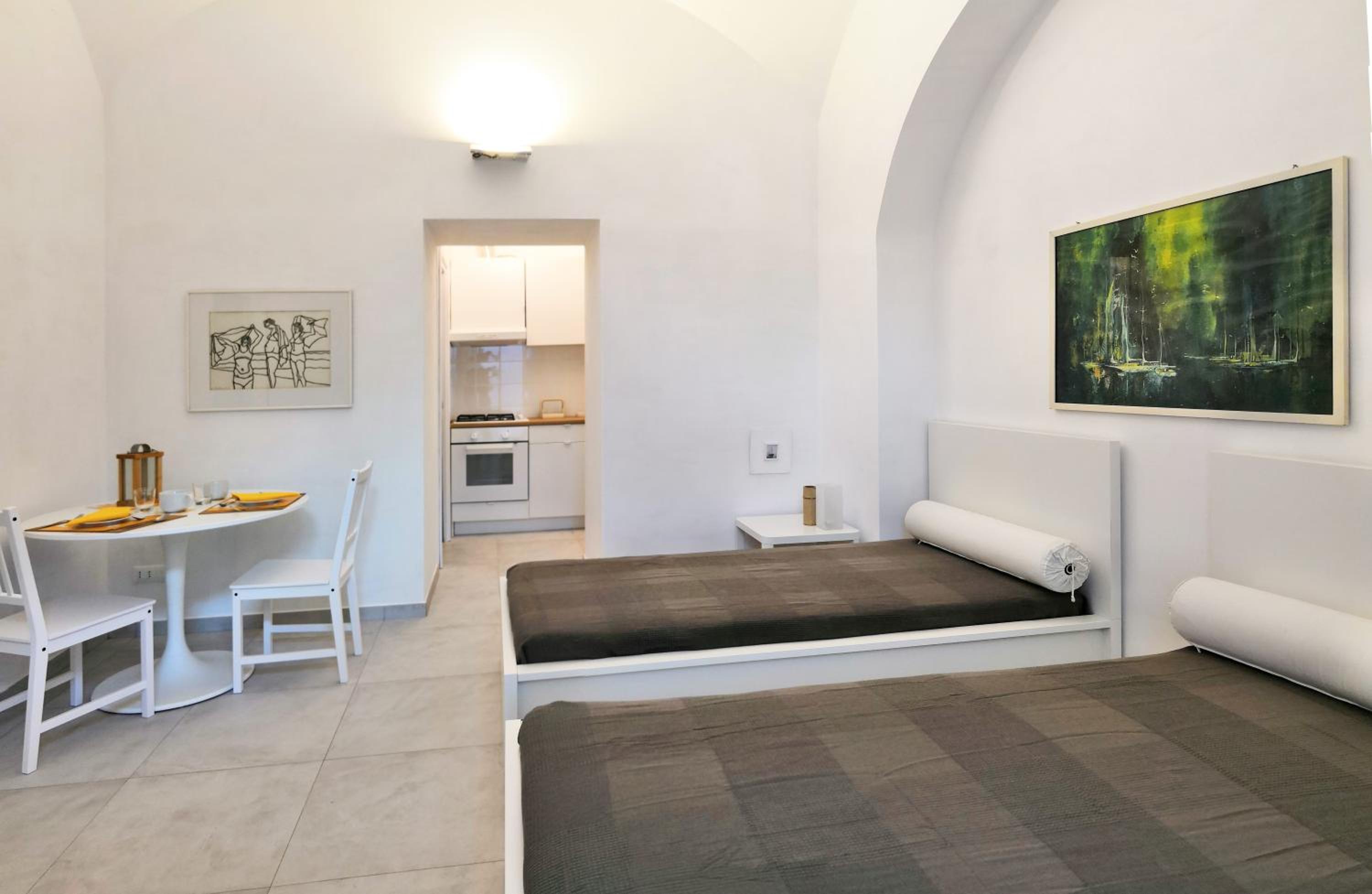 One-Bedroom Apartment