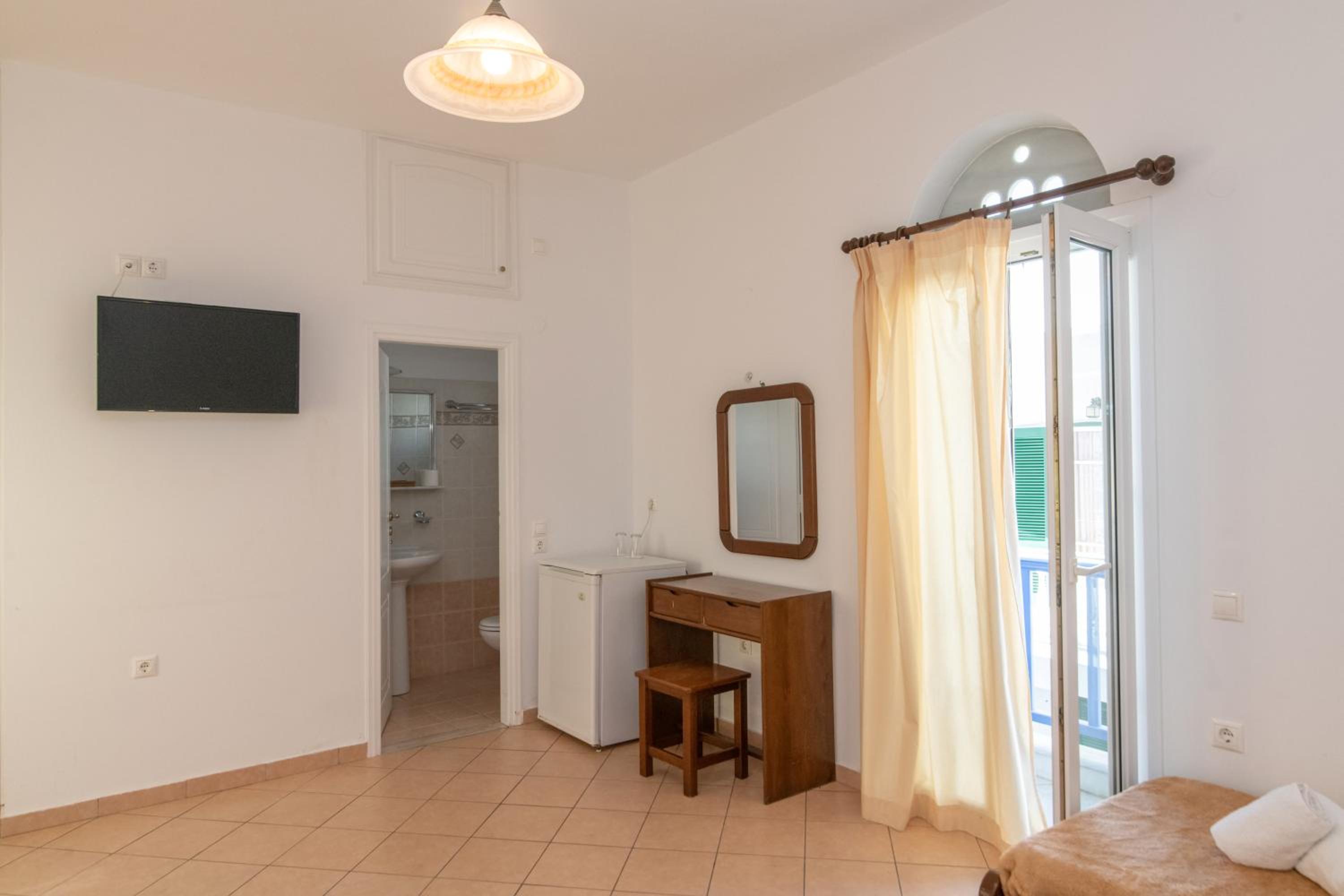 One-Bedroom Apartment photo 2