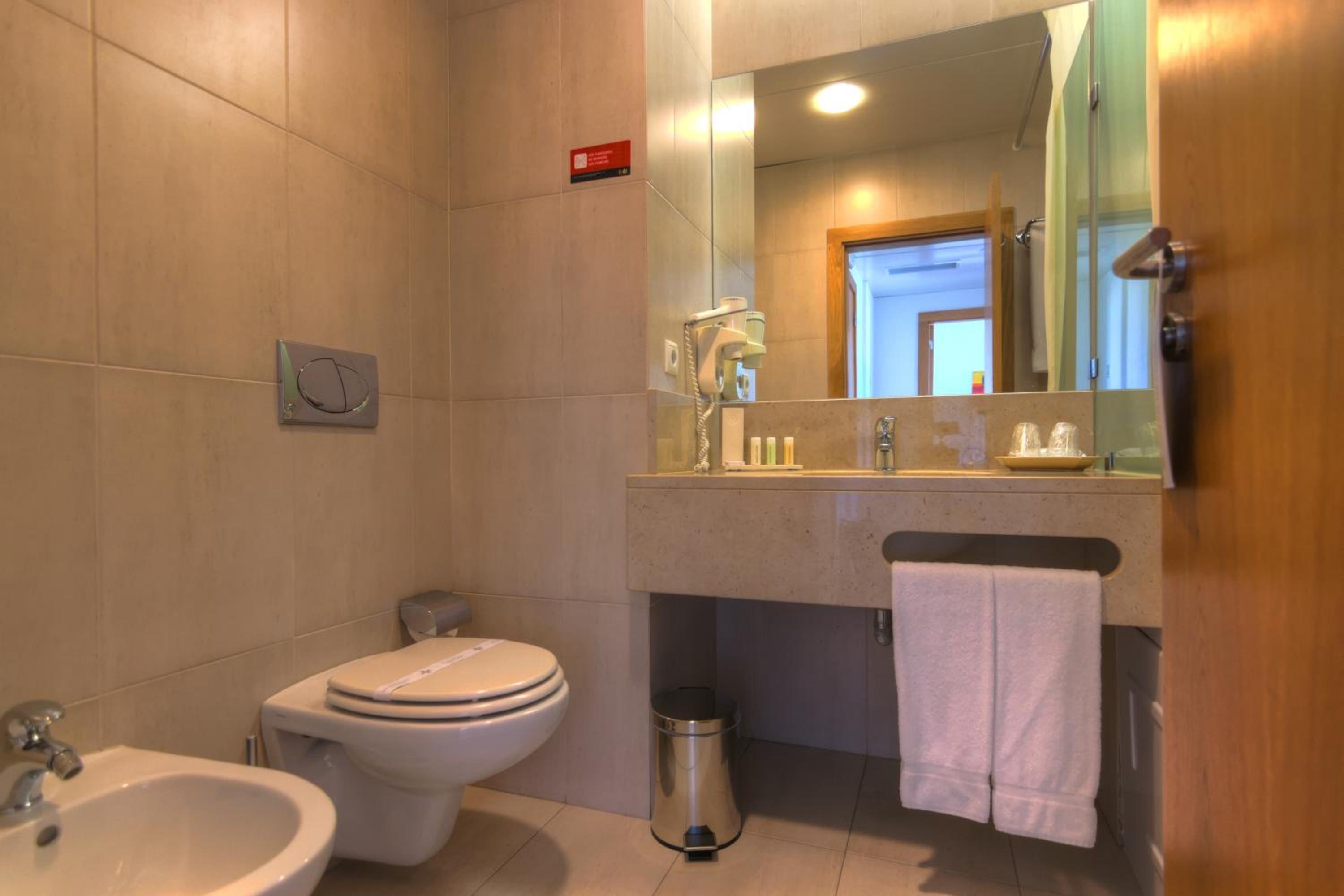 Standard Double Room - Photo 1
