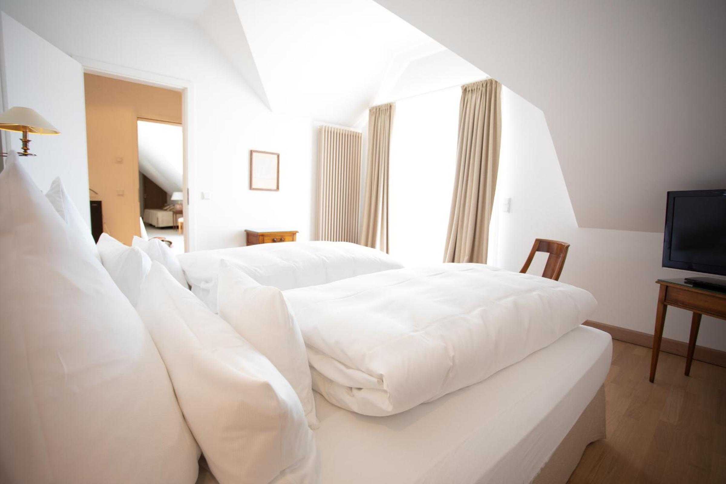 Suite with Balcony - Photo 7