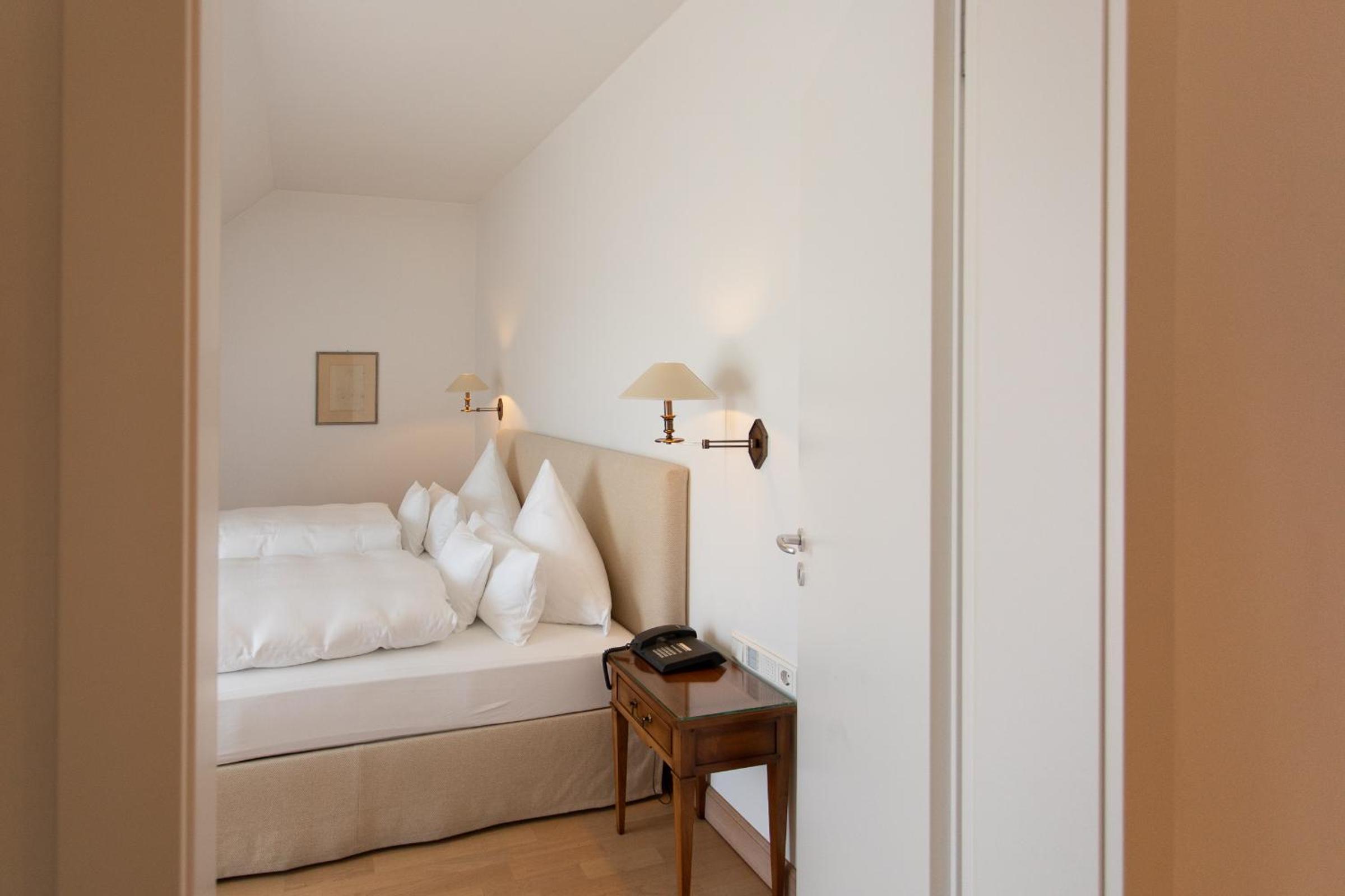 Suite with Balcony - Photo 5