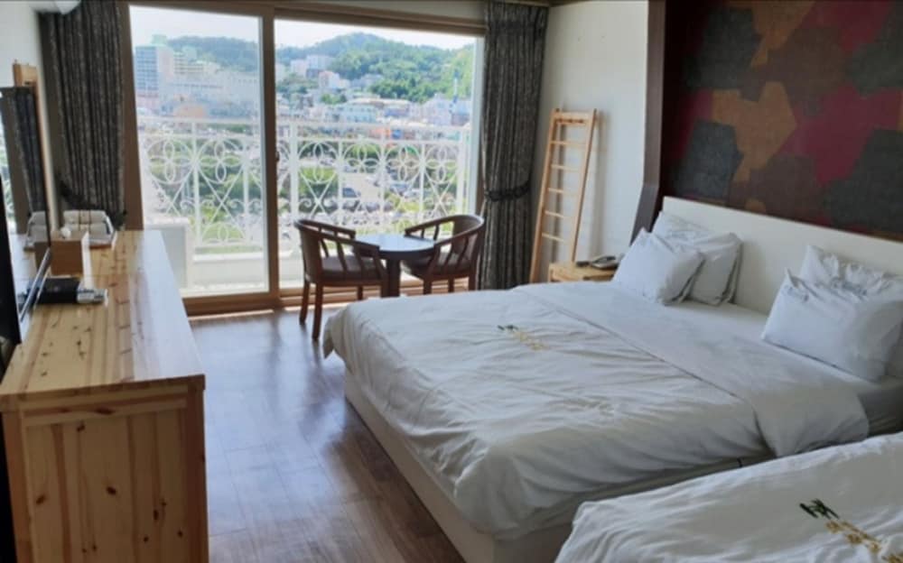 Deluxe Twin Room - Photo 1
